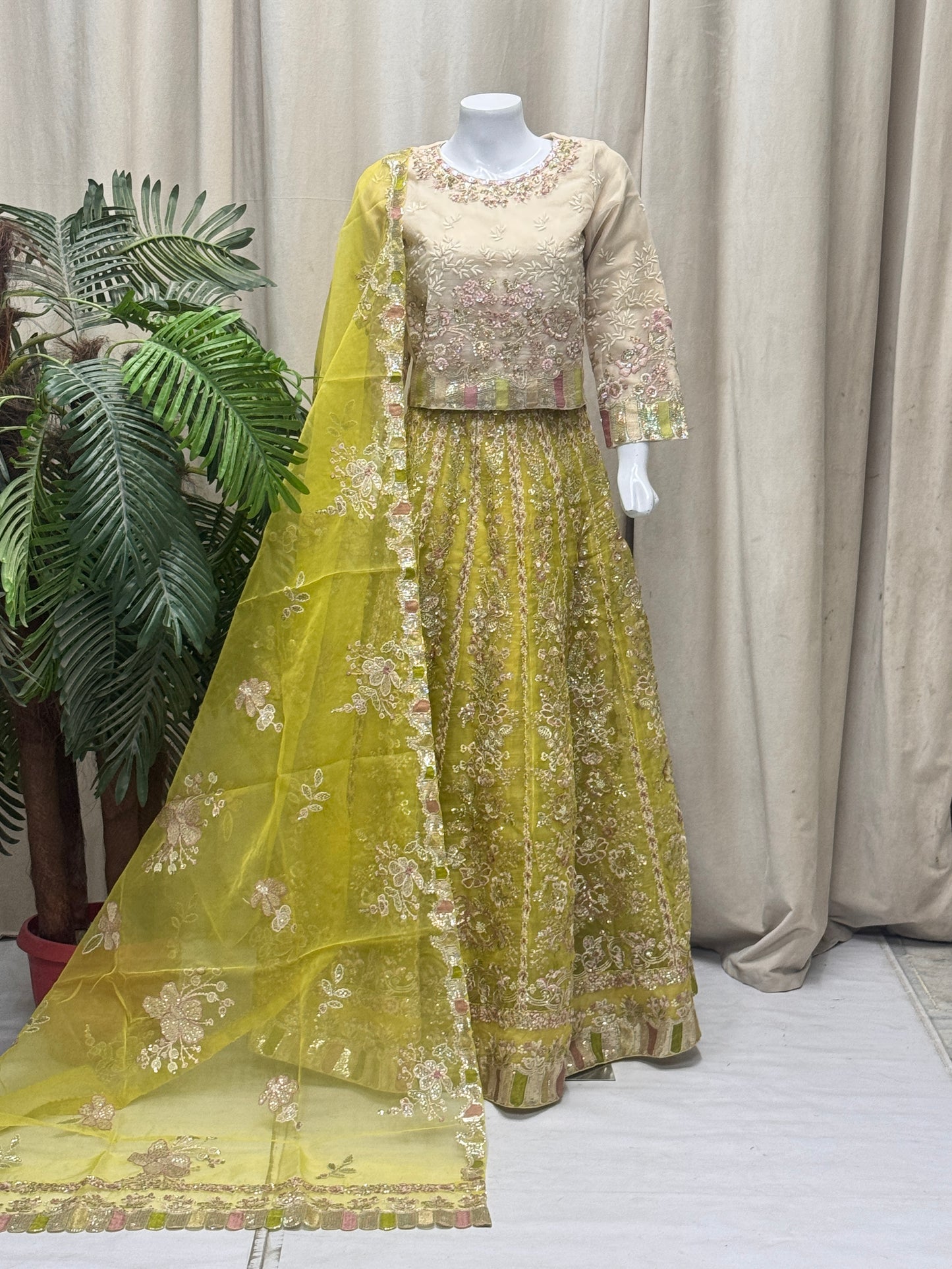 Noor-e-Bahar FG 166 Cream Mehndi