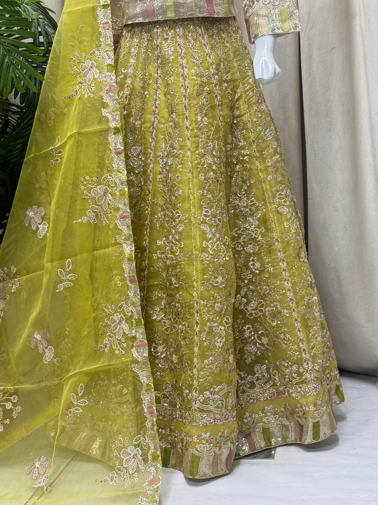 Noor-e-Bahar FG 166 Cream Mehndi