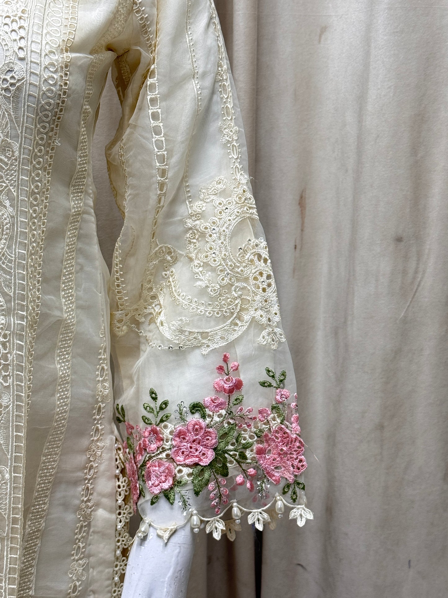 Chantilly Charm Cream