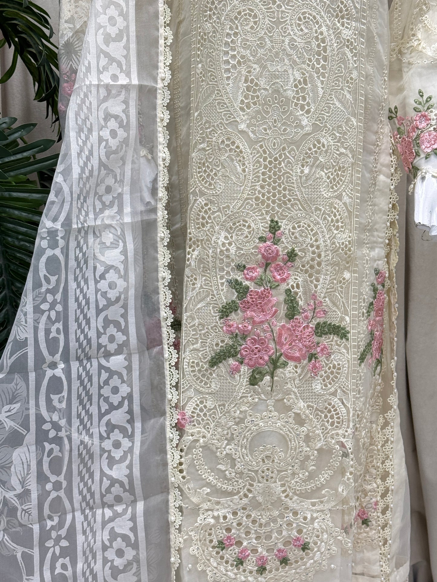 Chantilly Charm Cream