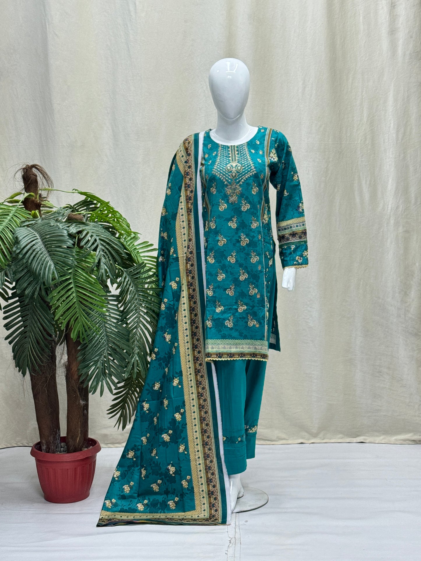 K&R Khaddar - Khaddar Dupatta 400 Green