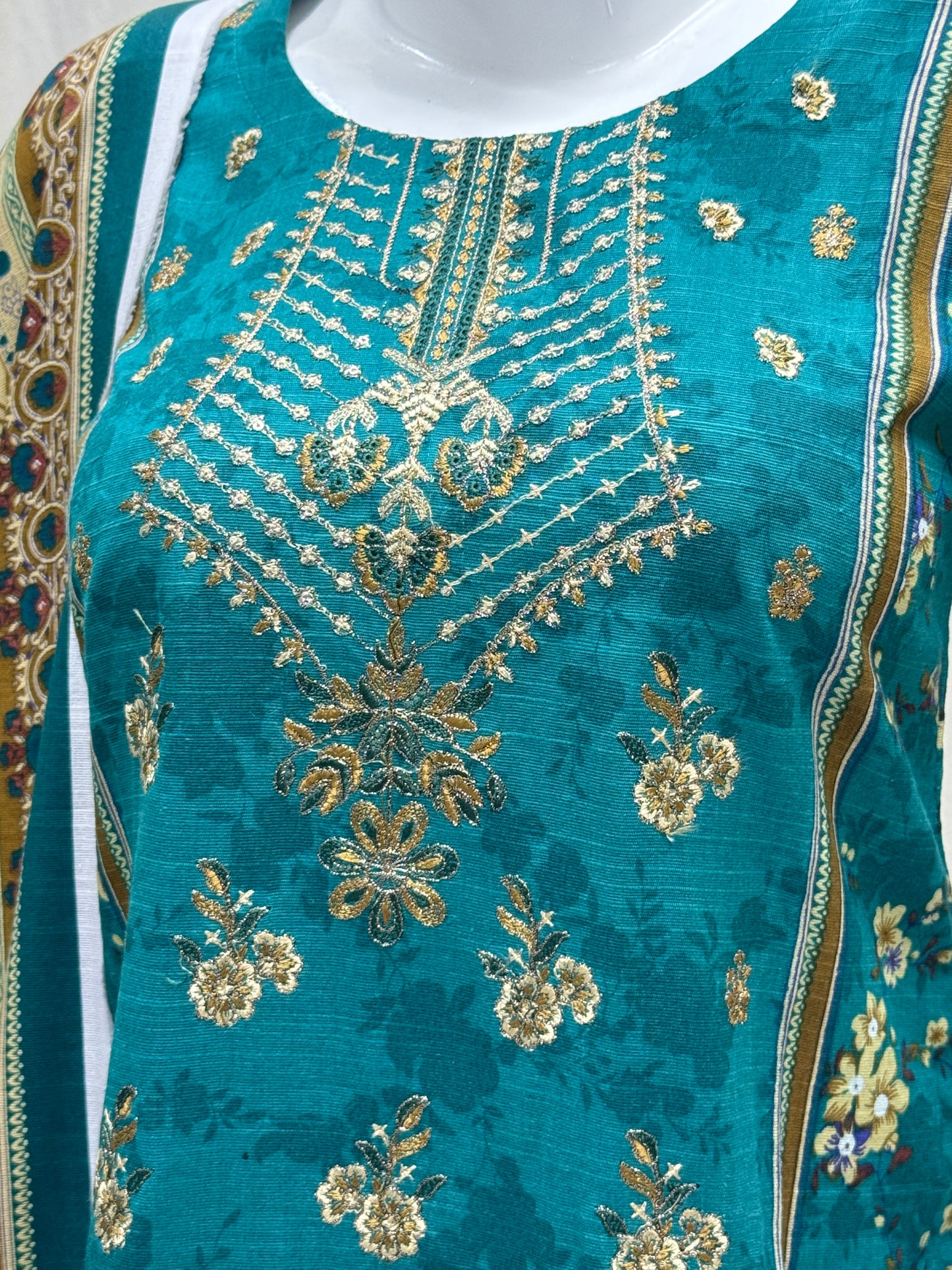 K&R Khaddar - Khaddar Dupatta 400 Green