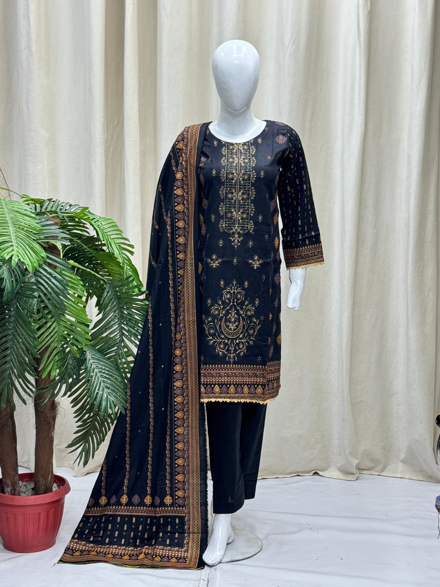 K&R Khaddar - Khaddar Dupatta 484 Black