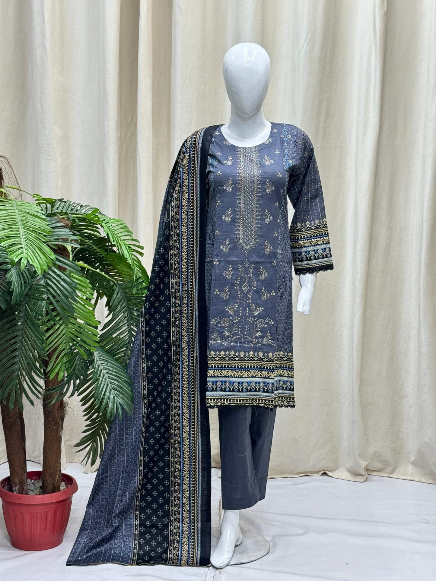 K&R Khaddar - Khaddar Dupatta 483 Dark Grey