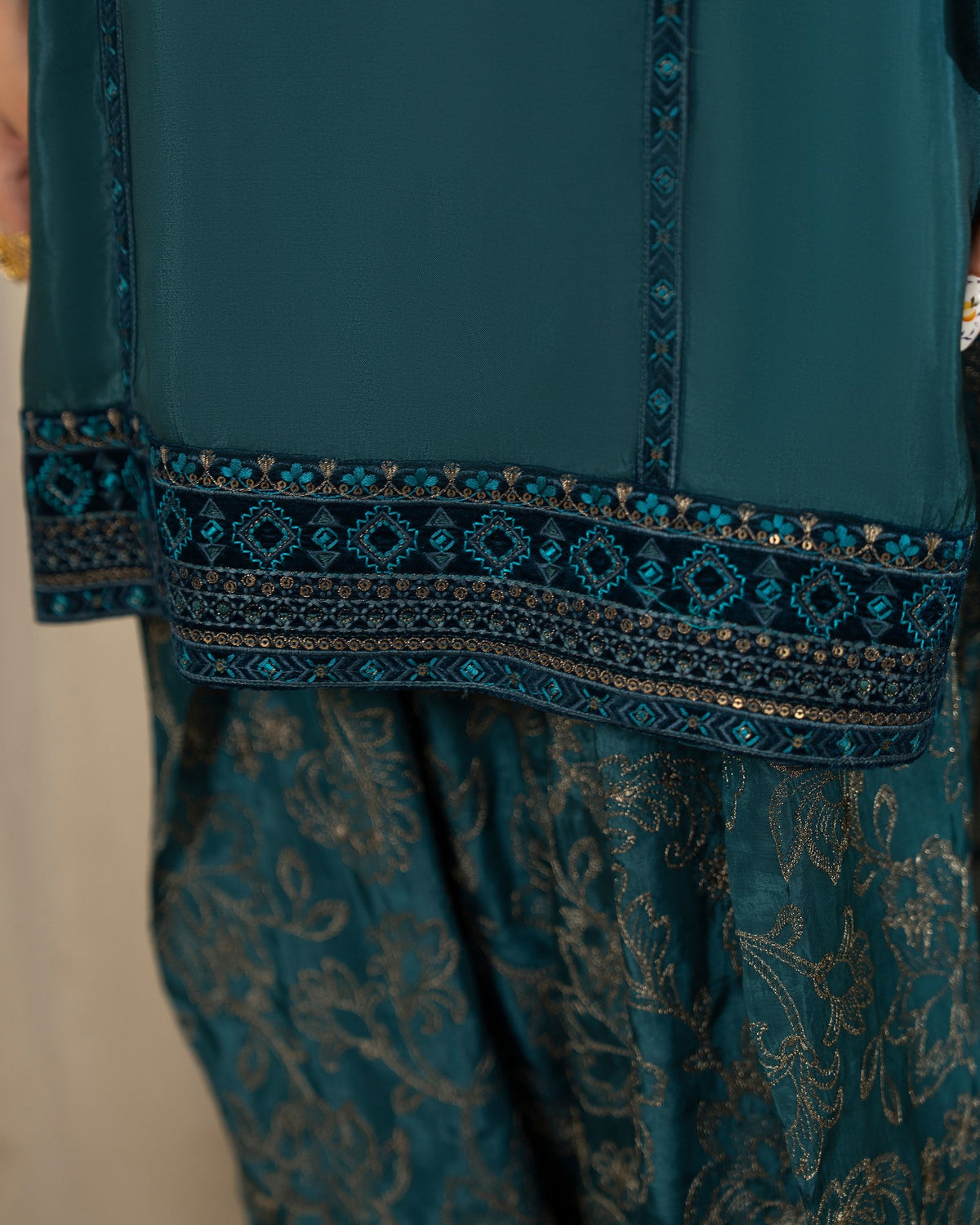 Karma Jugni 528 Peacocok Green