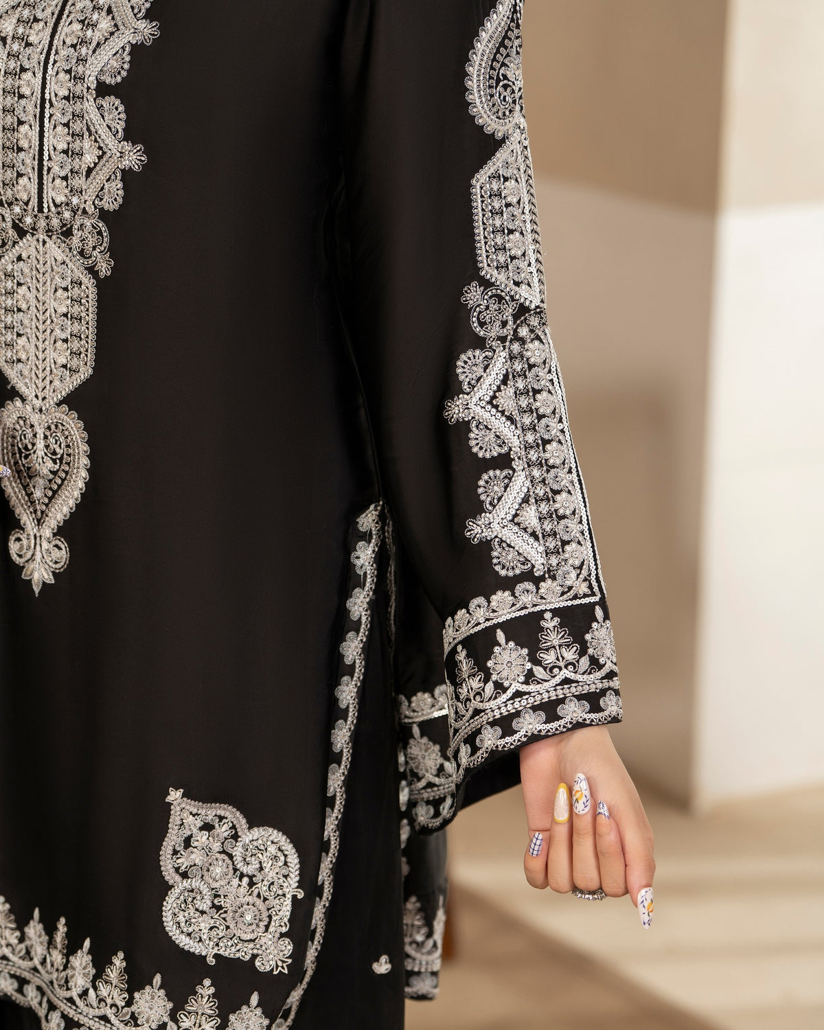 Karma Jugni 534 Jet Black