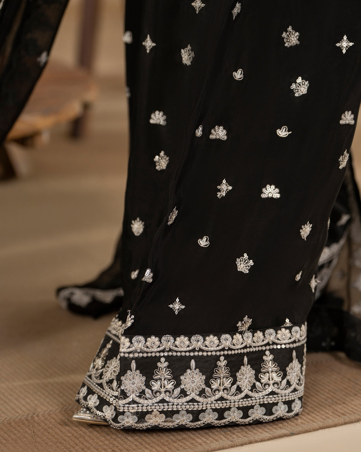Karma Jugni 534 Jet Black