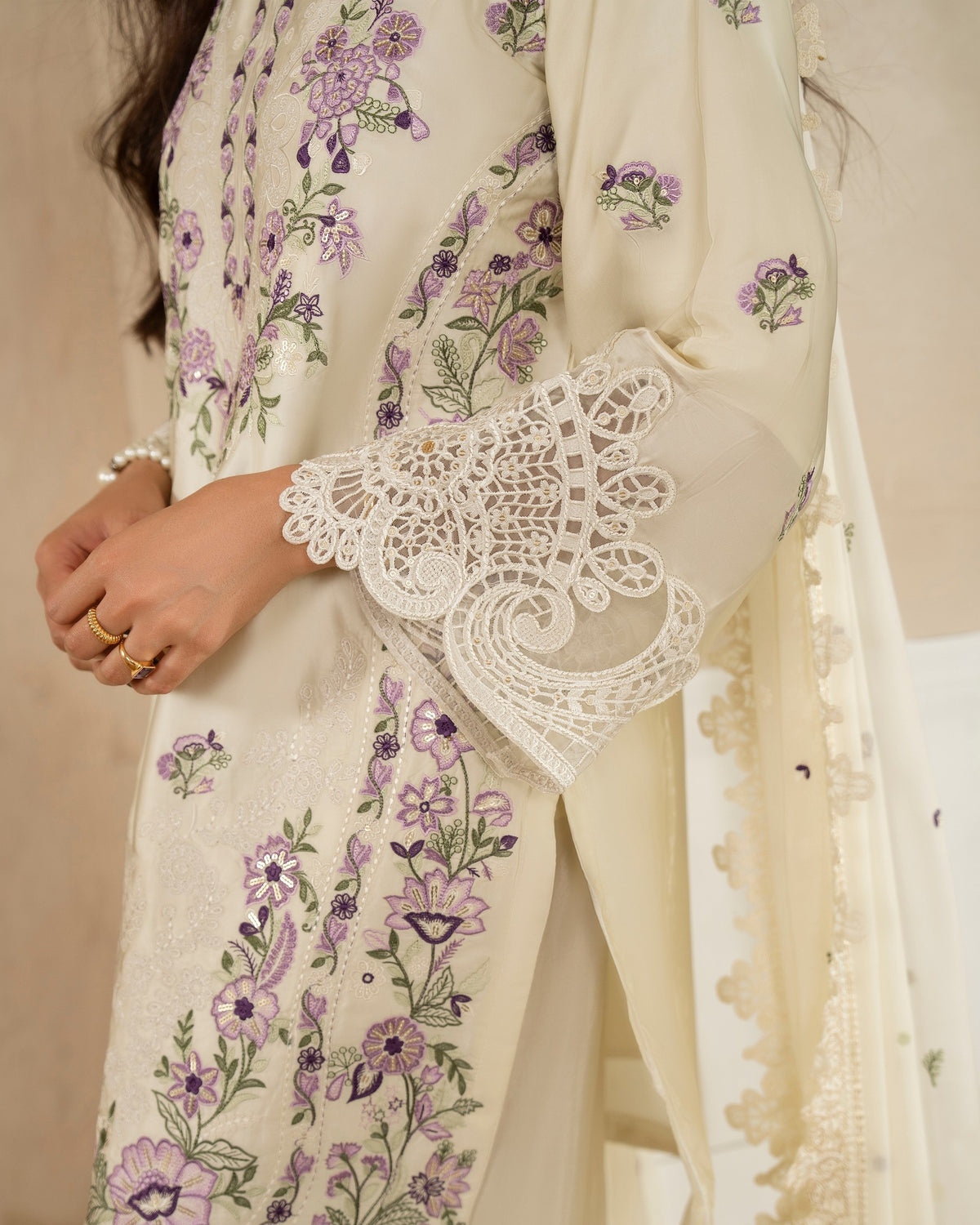 Karma Jugni 532 Ivory