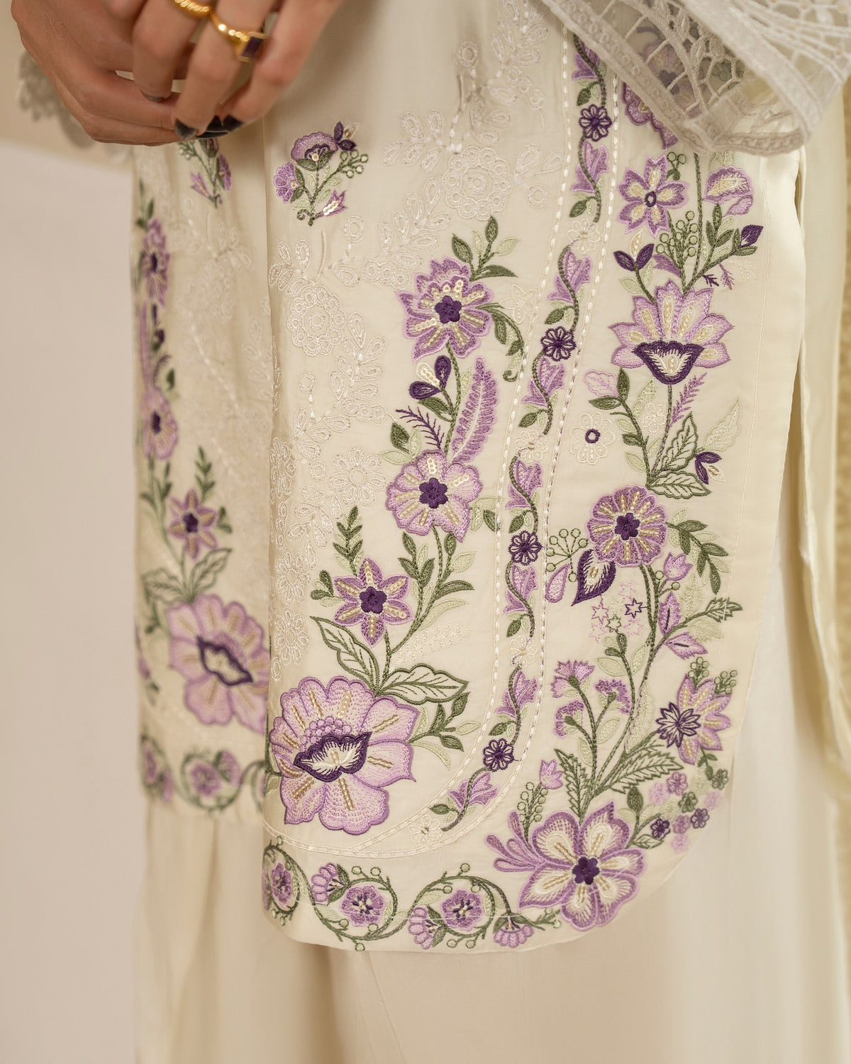 Karma Jugni 532 Ivory