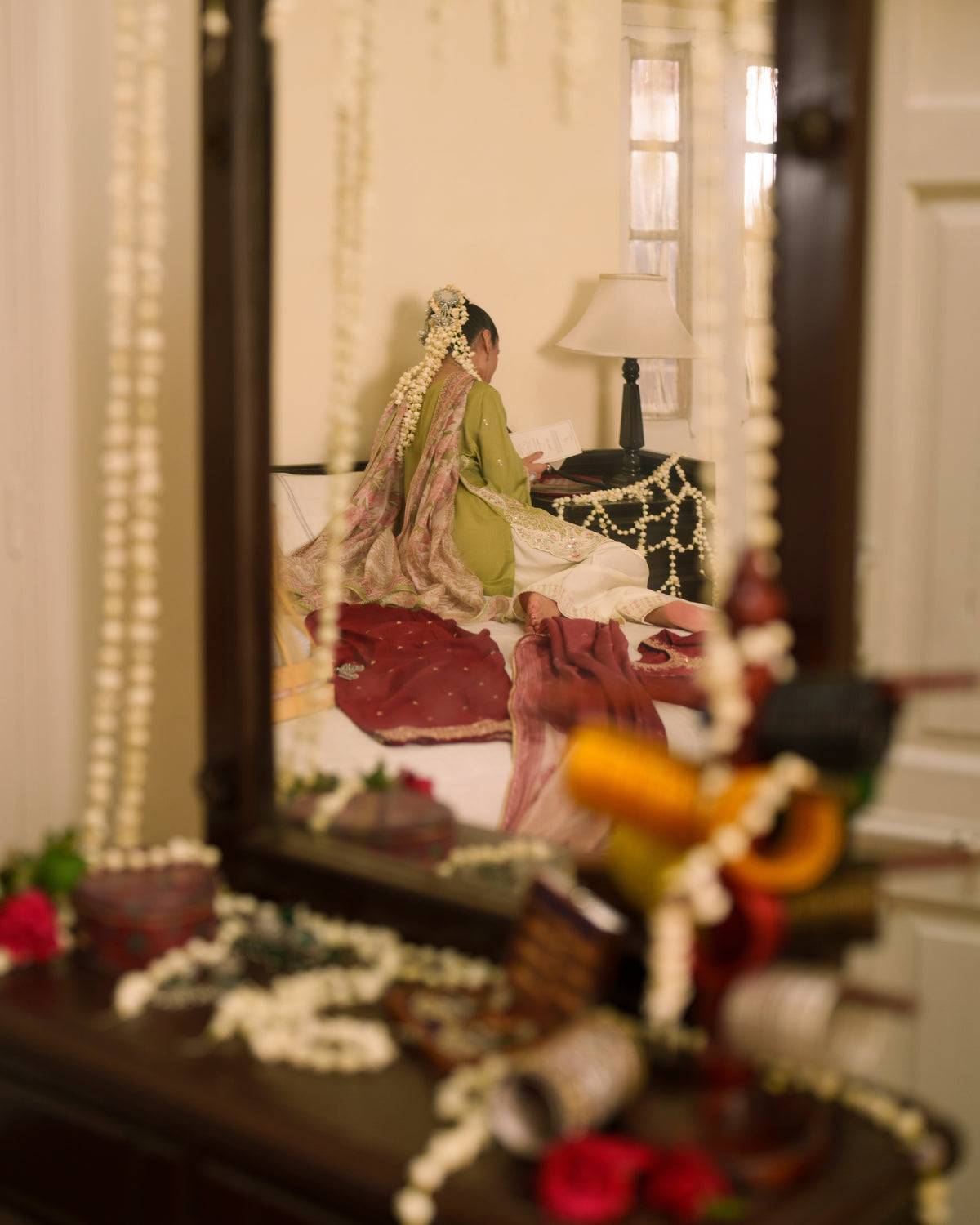 Chand Bali Husn e Baharan Pista & White