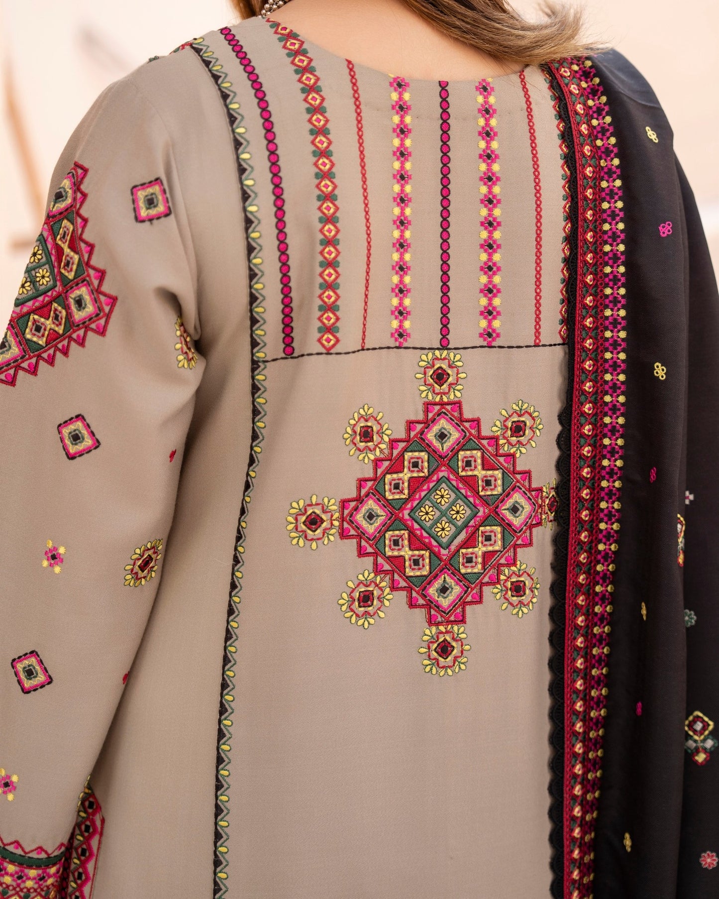 Karma Mishaal 1533 Light Oatmeal