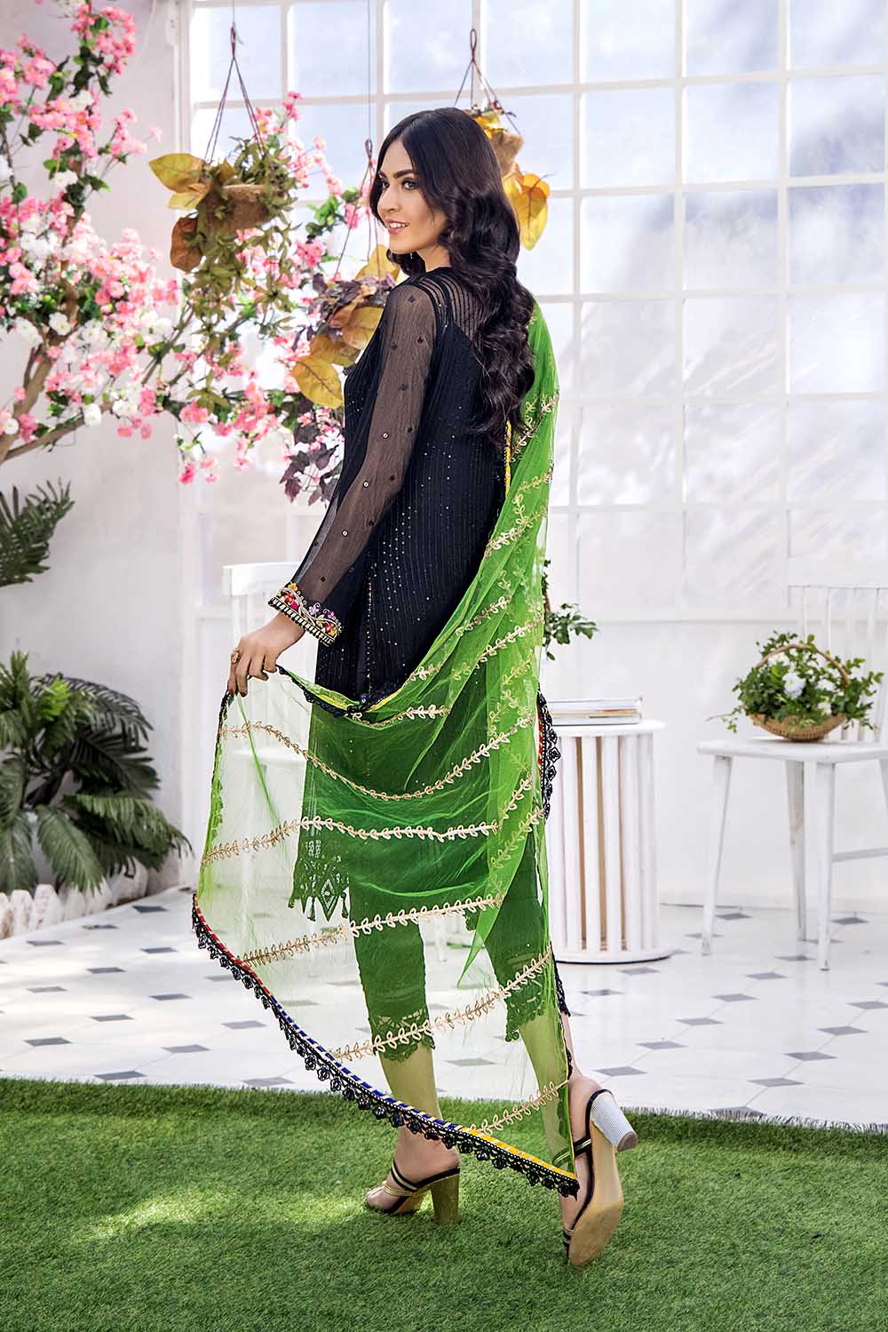 P233 Black Green Dupatta