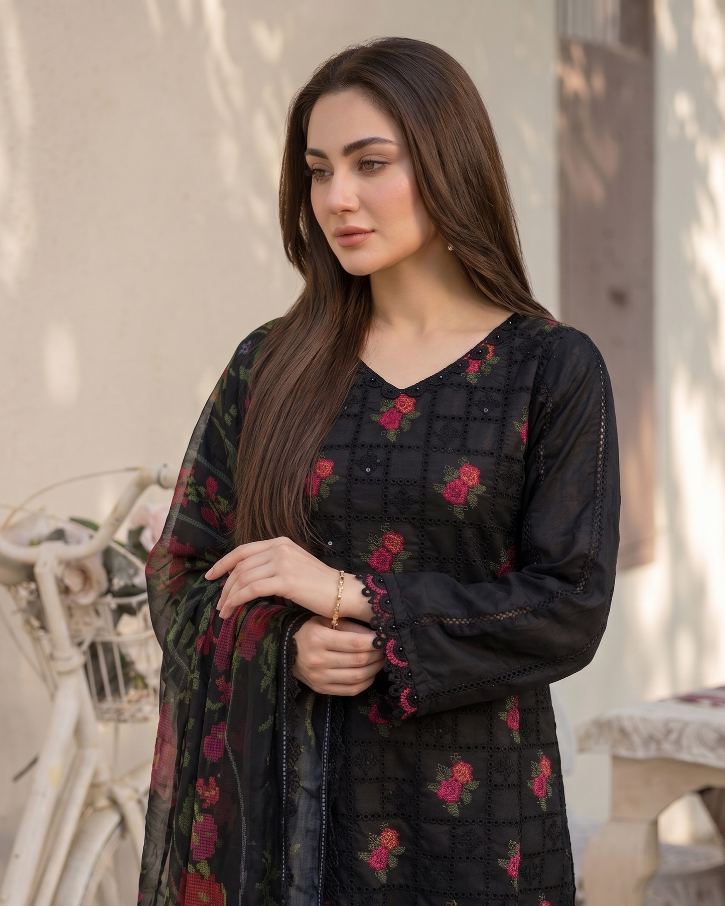 Rooftop Bloom Ensemble Black