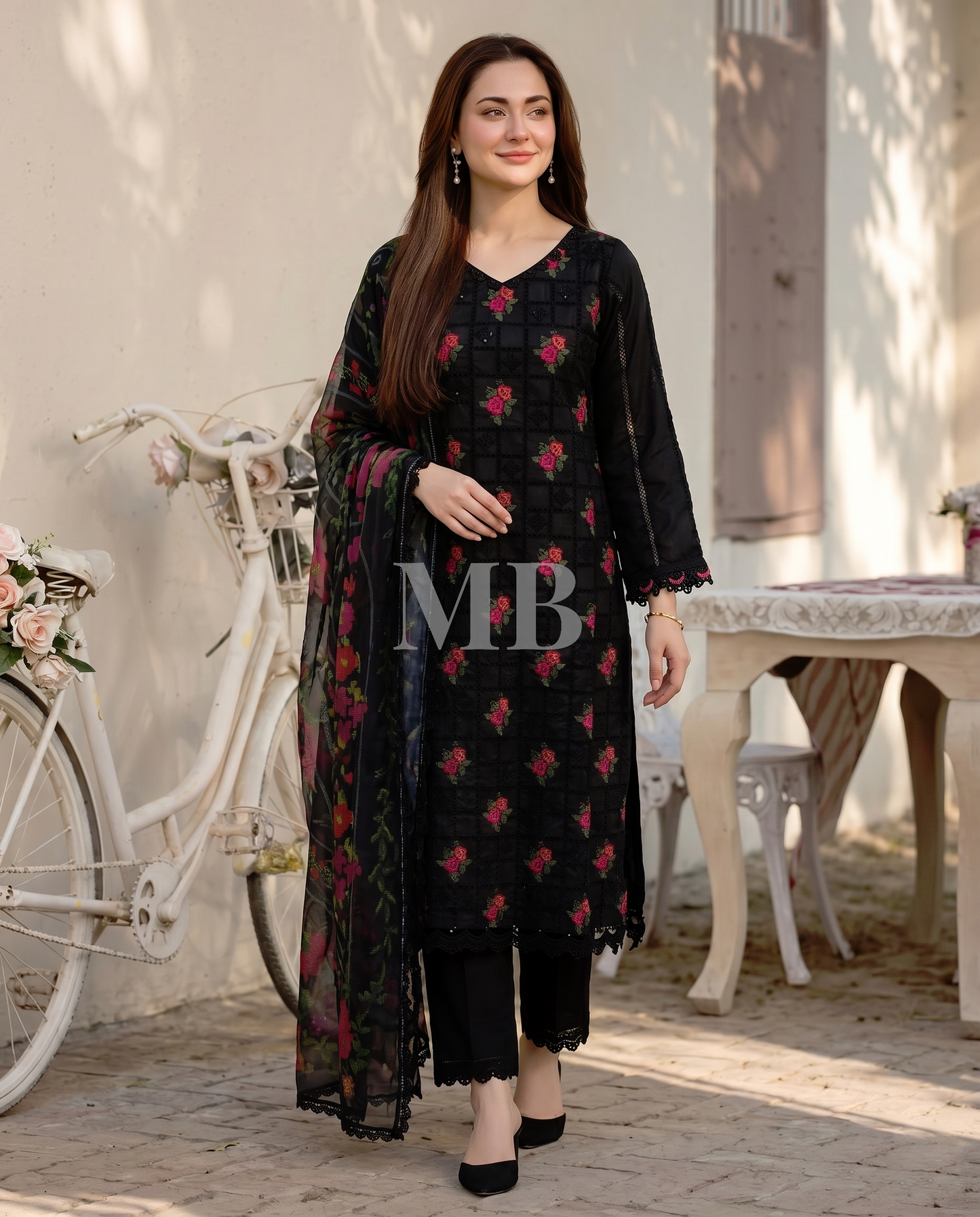 Rooftop Bloom Ensemble Black