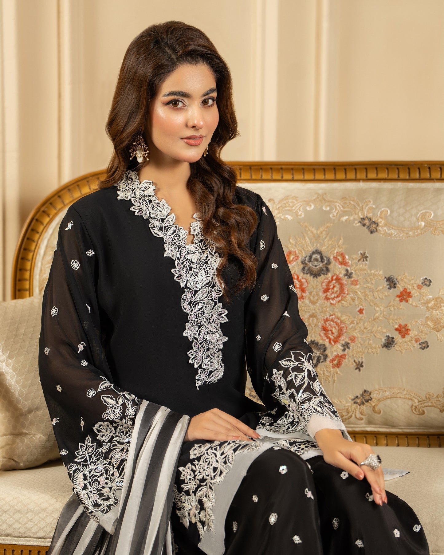 Karma Roohi 469 Jet Black