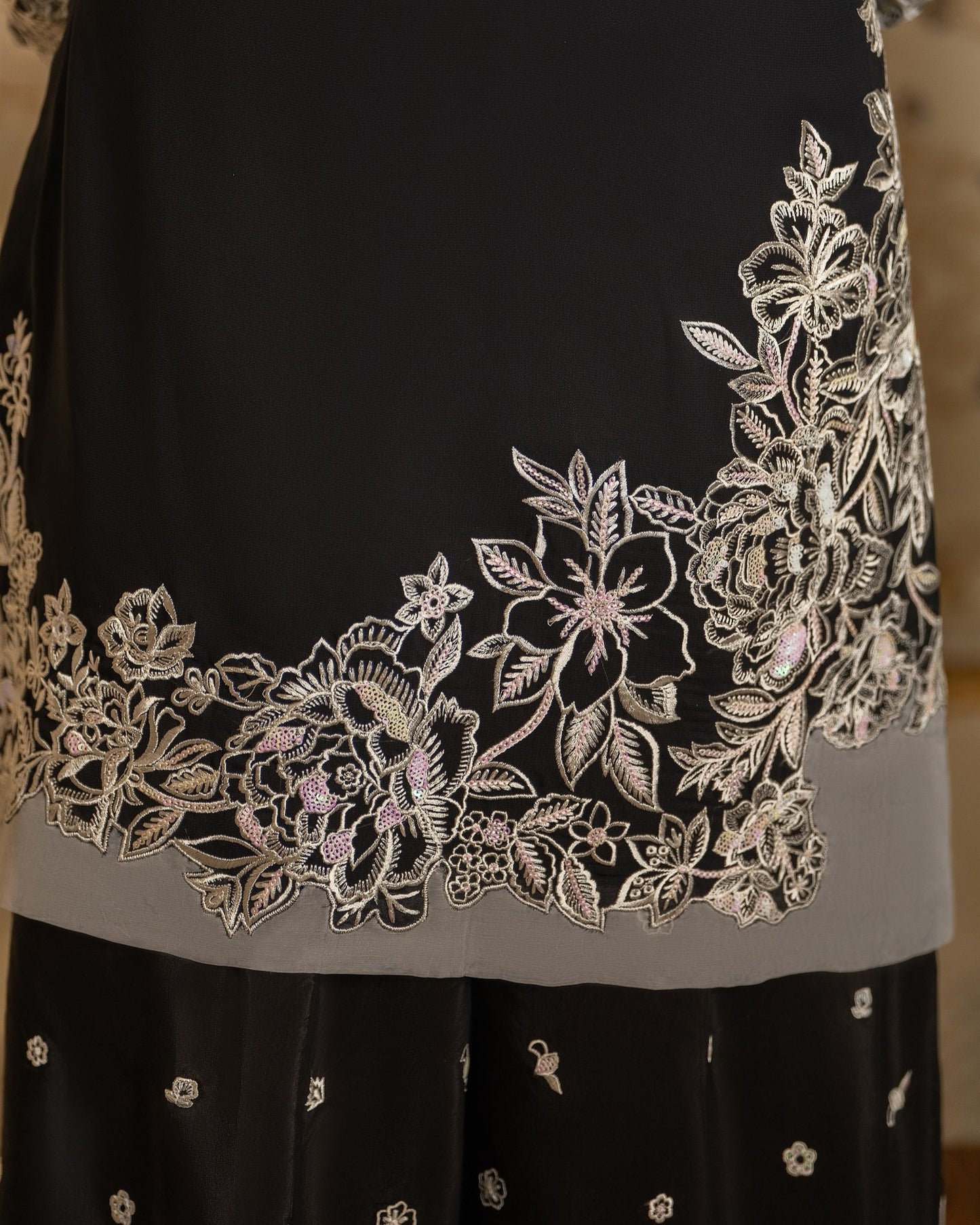 Karma Roohi 469 Jet Black