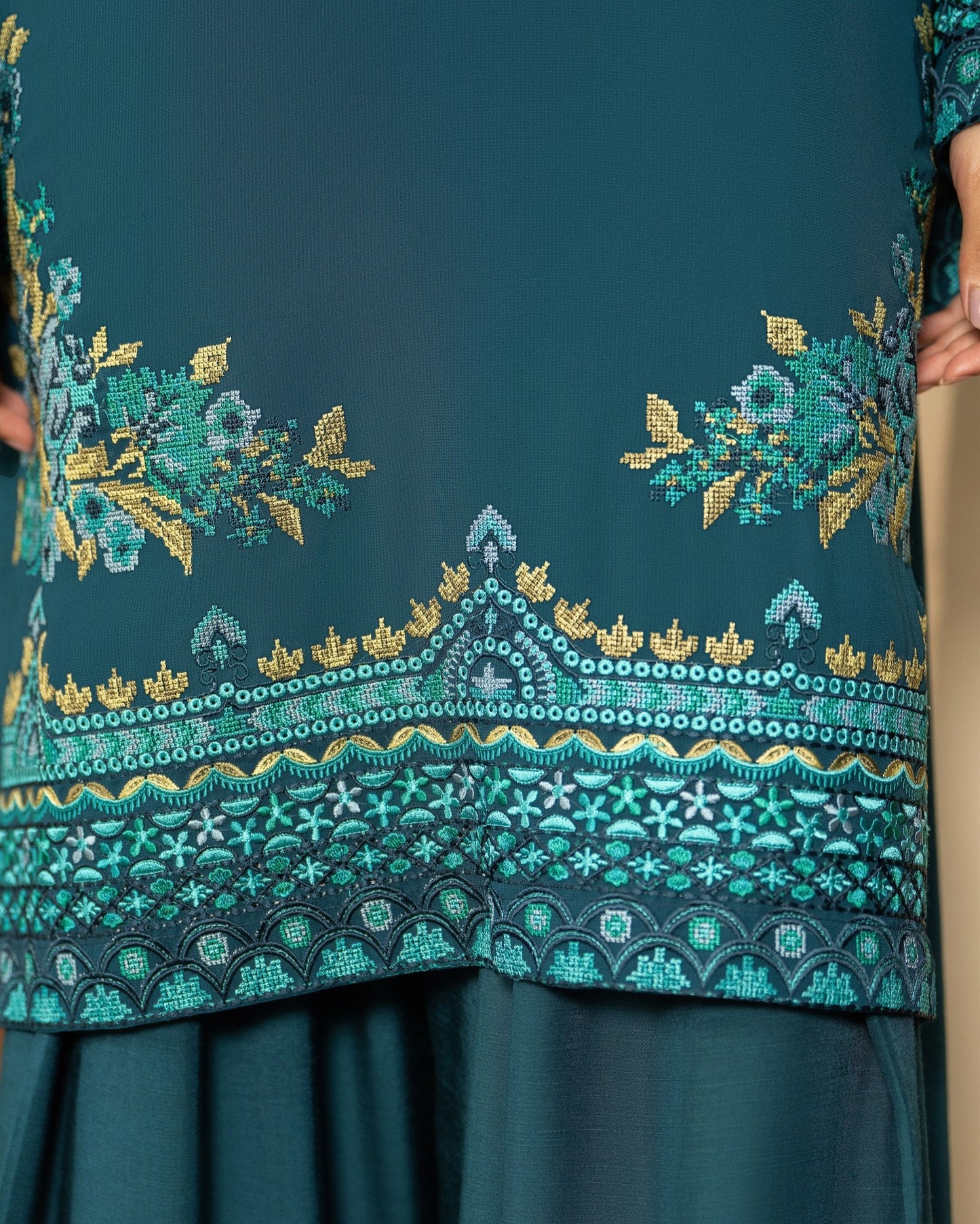 Karma Roohi 467 Teal Blue