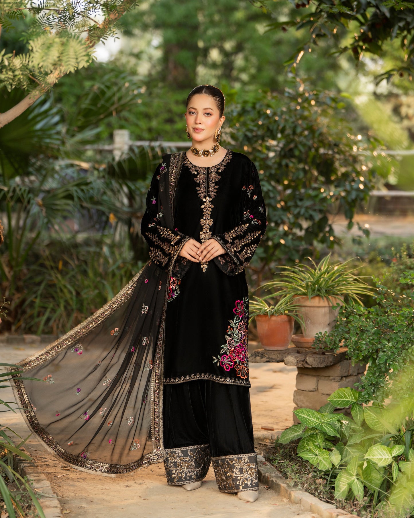 Karma Sehar Velvet 490 Pitch Black