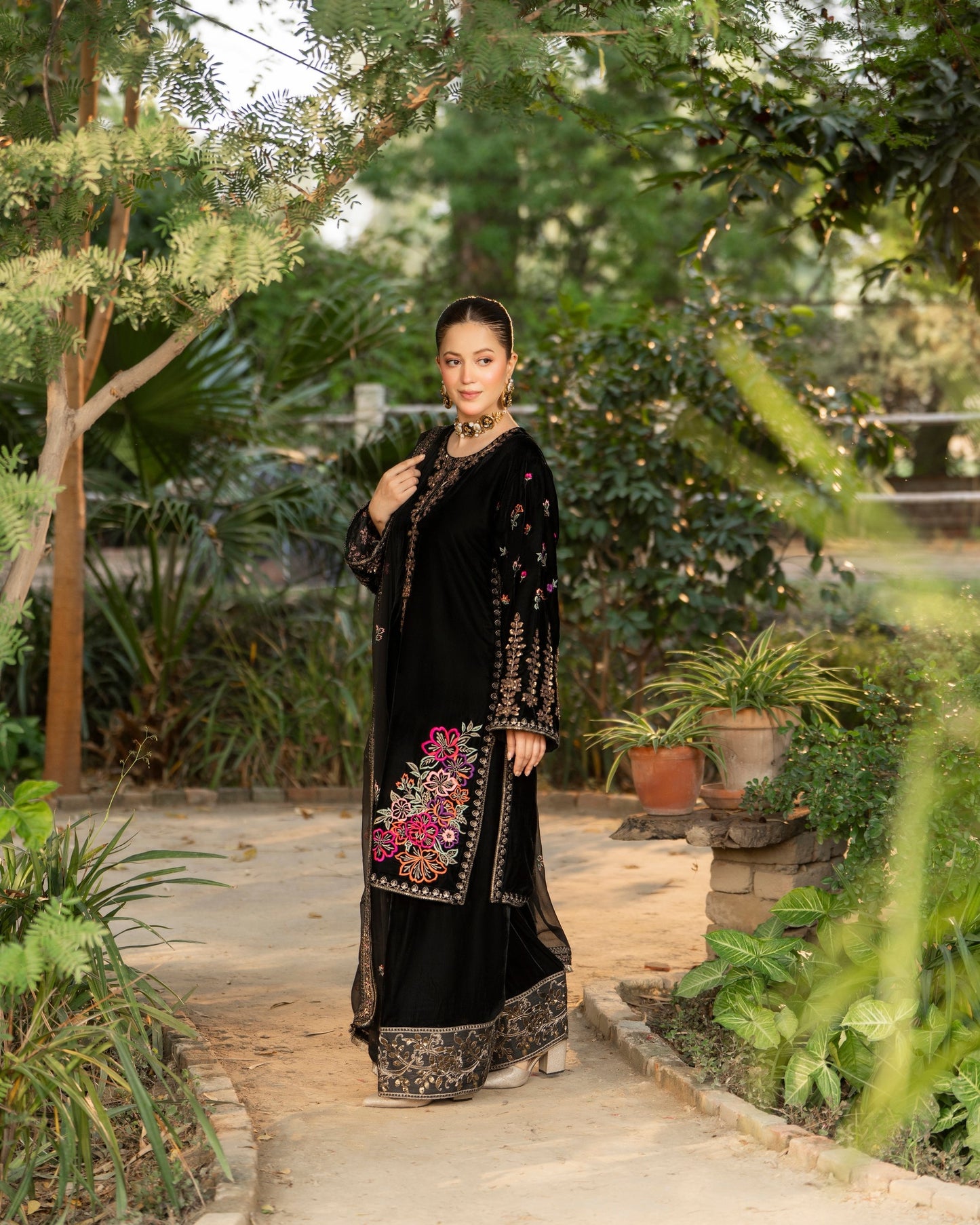 Karma Sehar Velvet 490 Pitch Black