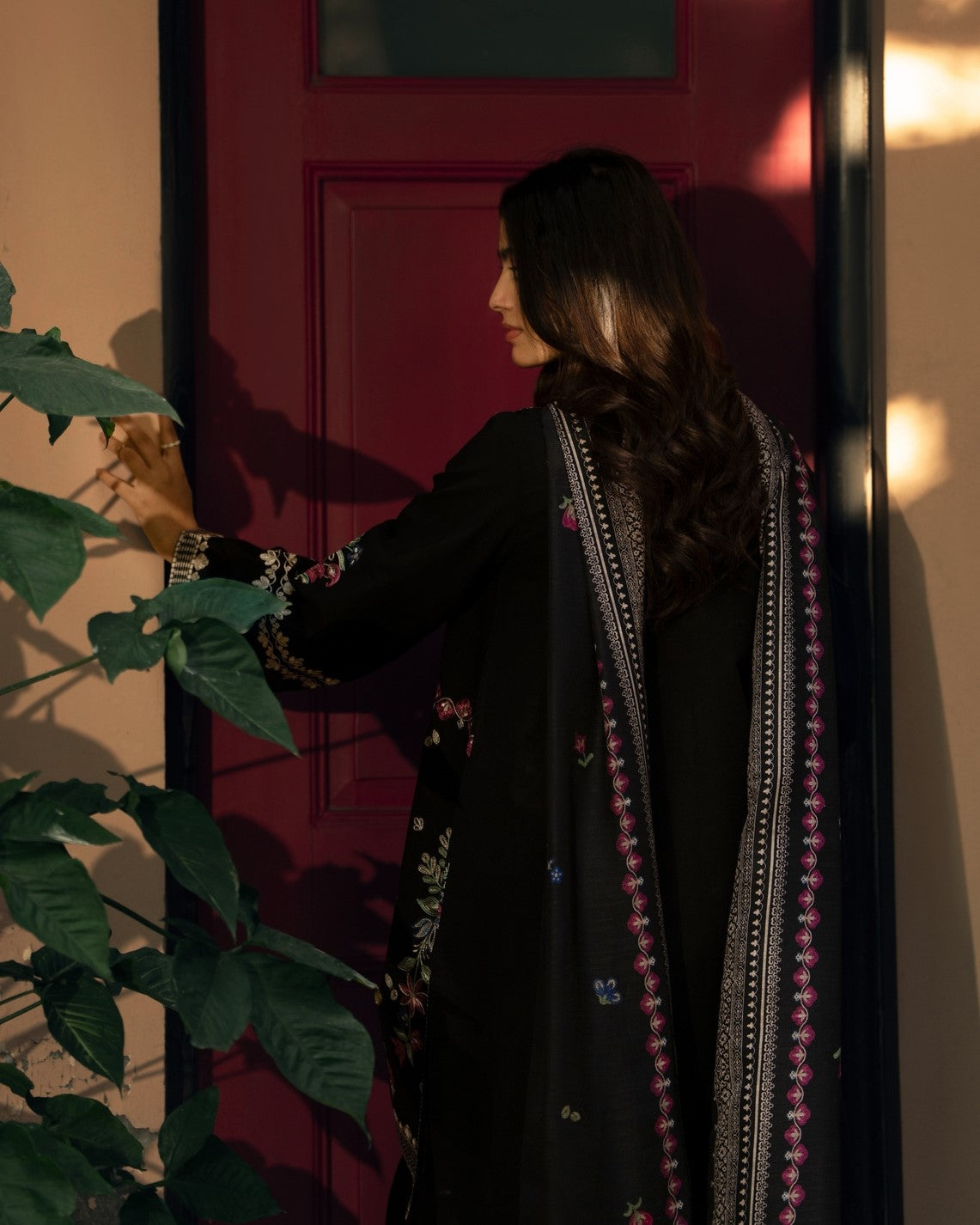 Shadows Khadder Night Black