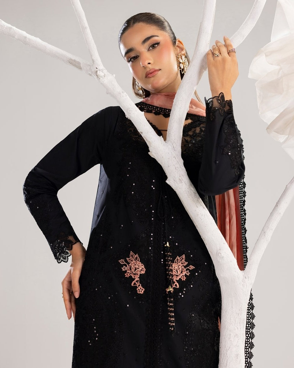 Summer Tales Vol 2 ZQ 2636 Black