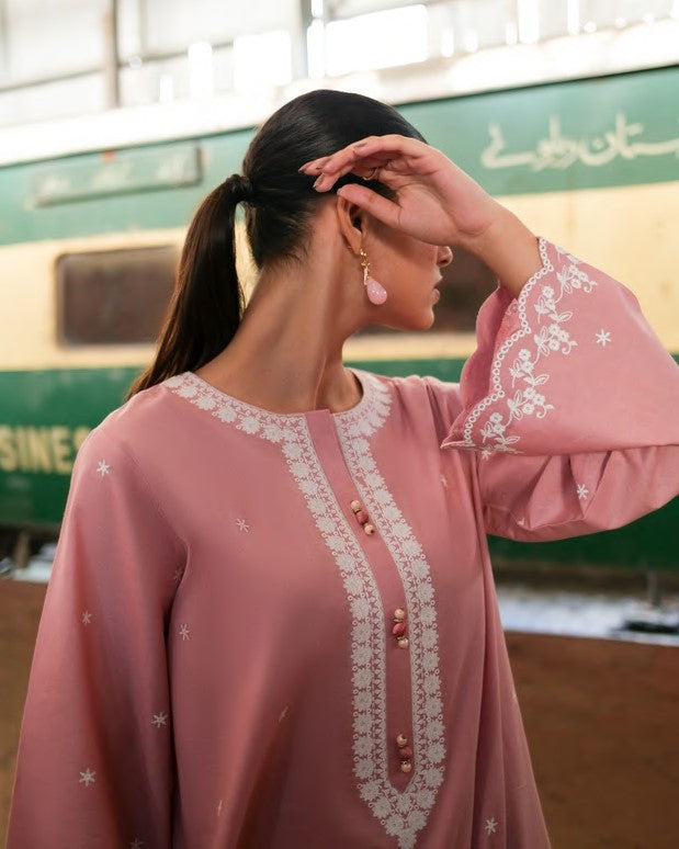 Summer Travels Blush Breeze