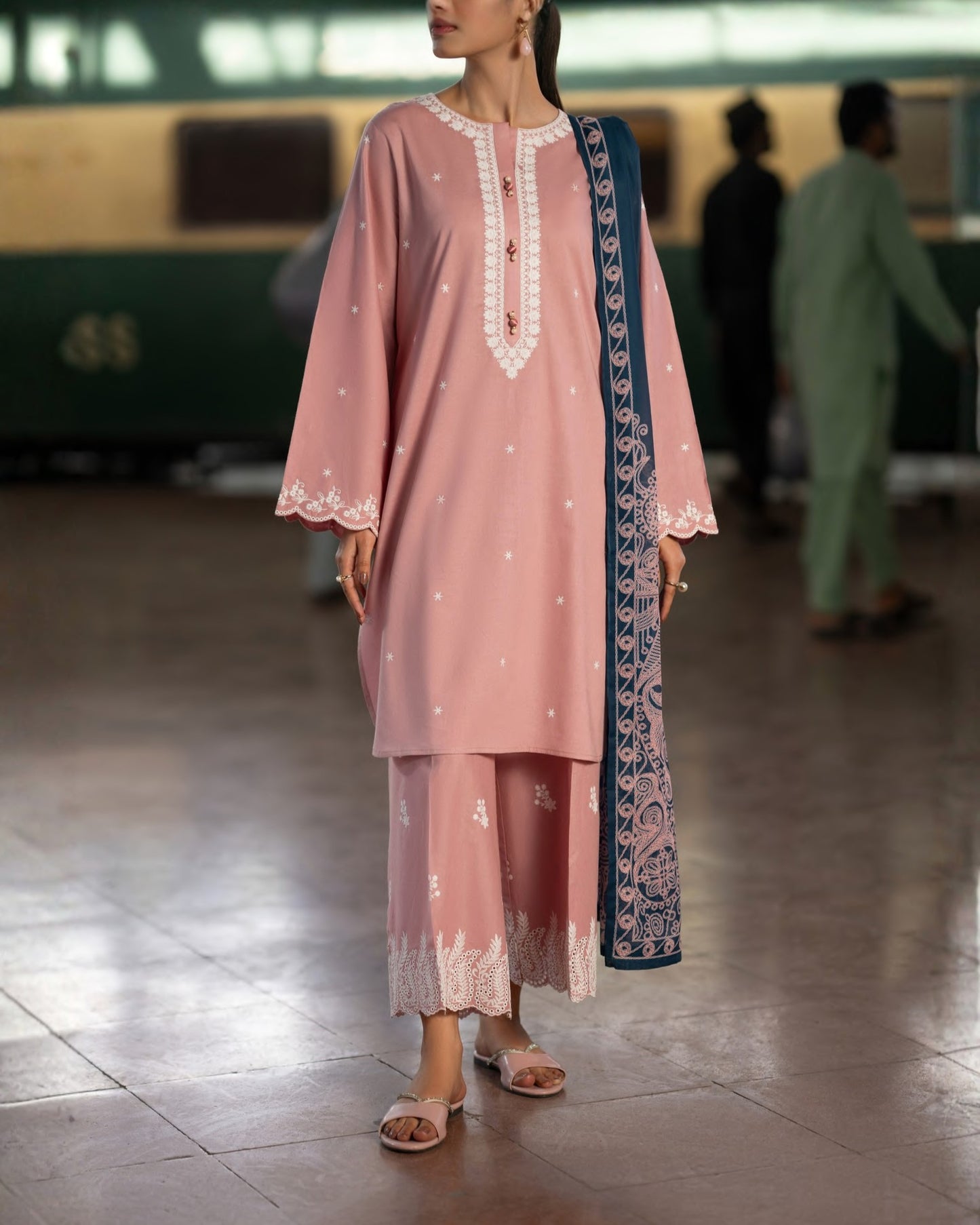 Summer Travels Blush Breeze