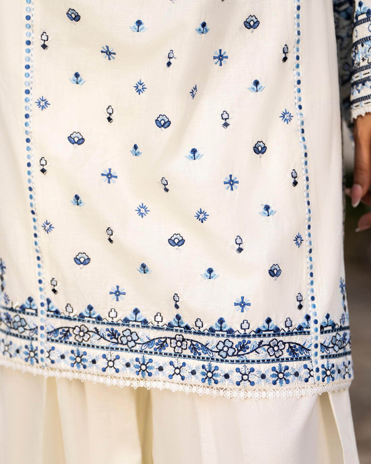 Karma Sunehri 1579 Off White