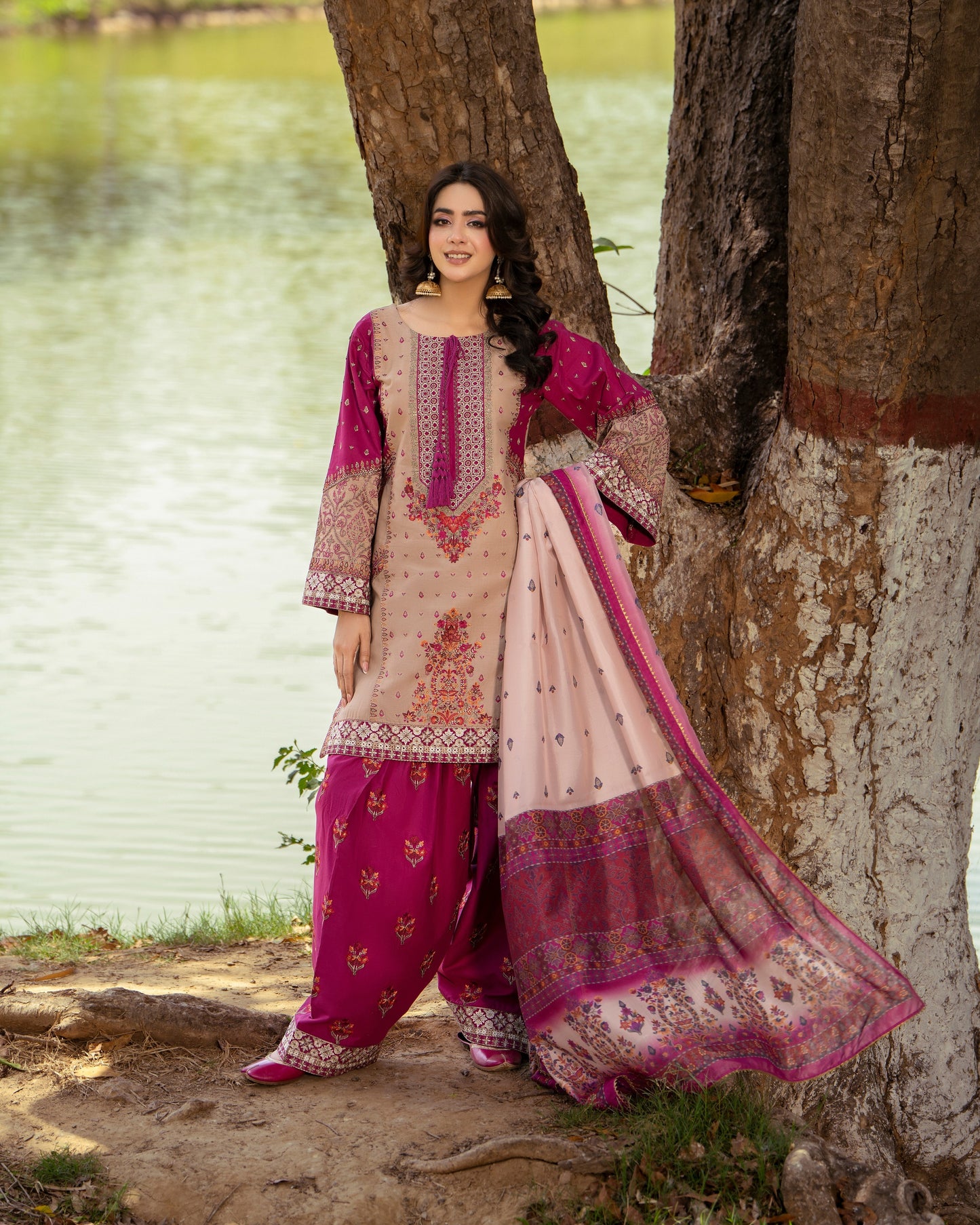 Karma Sunehri 1572 Deep Magenta