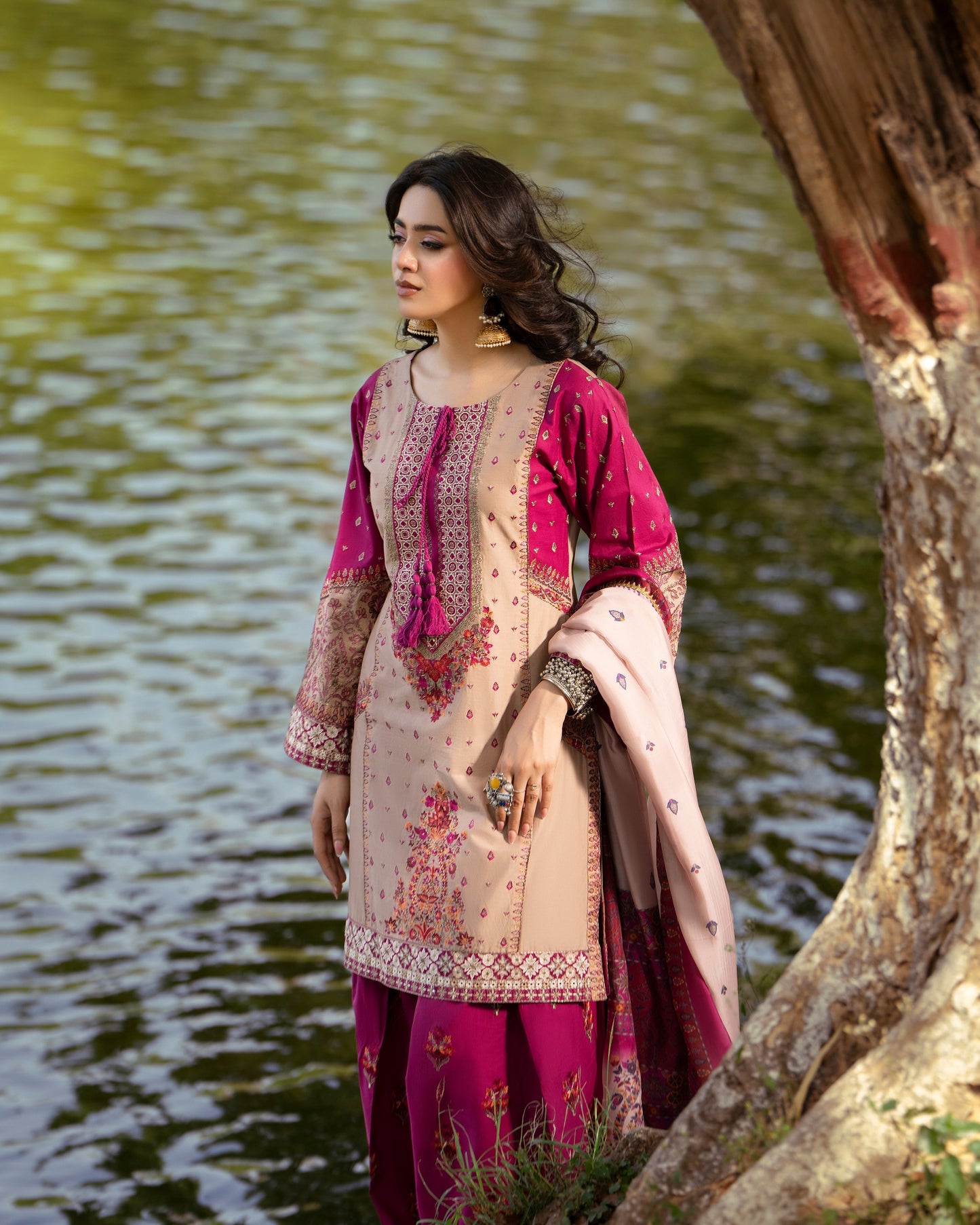 Karma Sunehri 1572 Deep Magenta