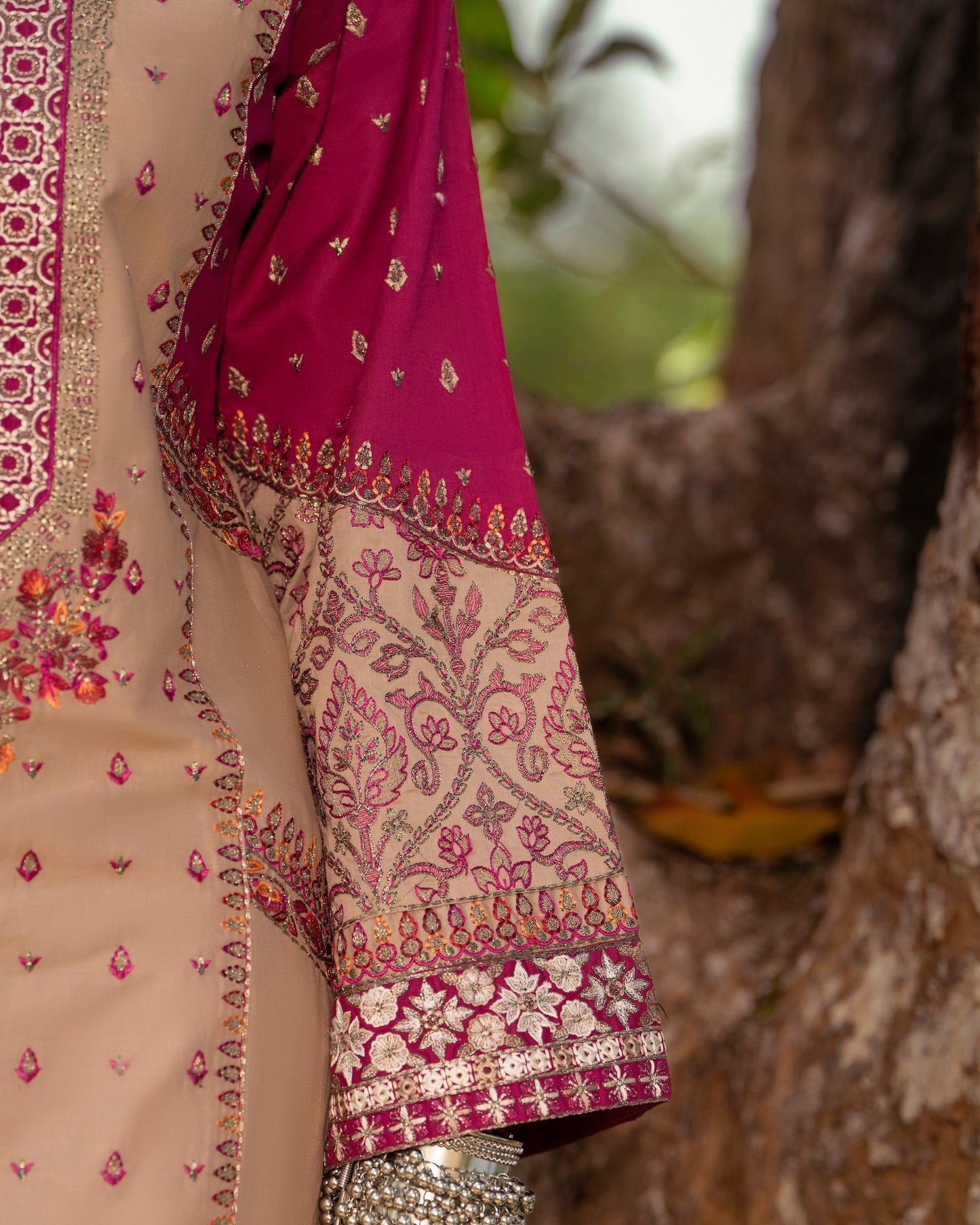Karma Sunehri 1572 Deep Magenta