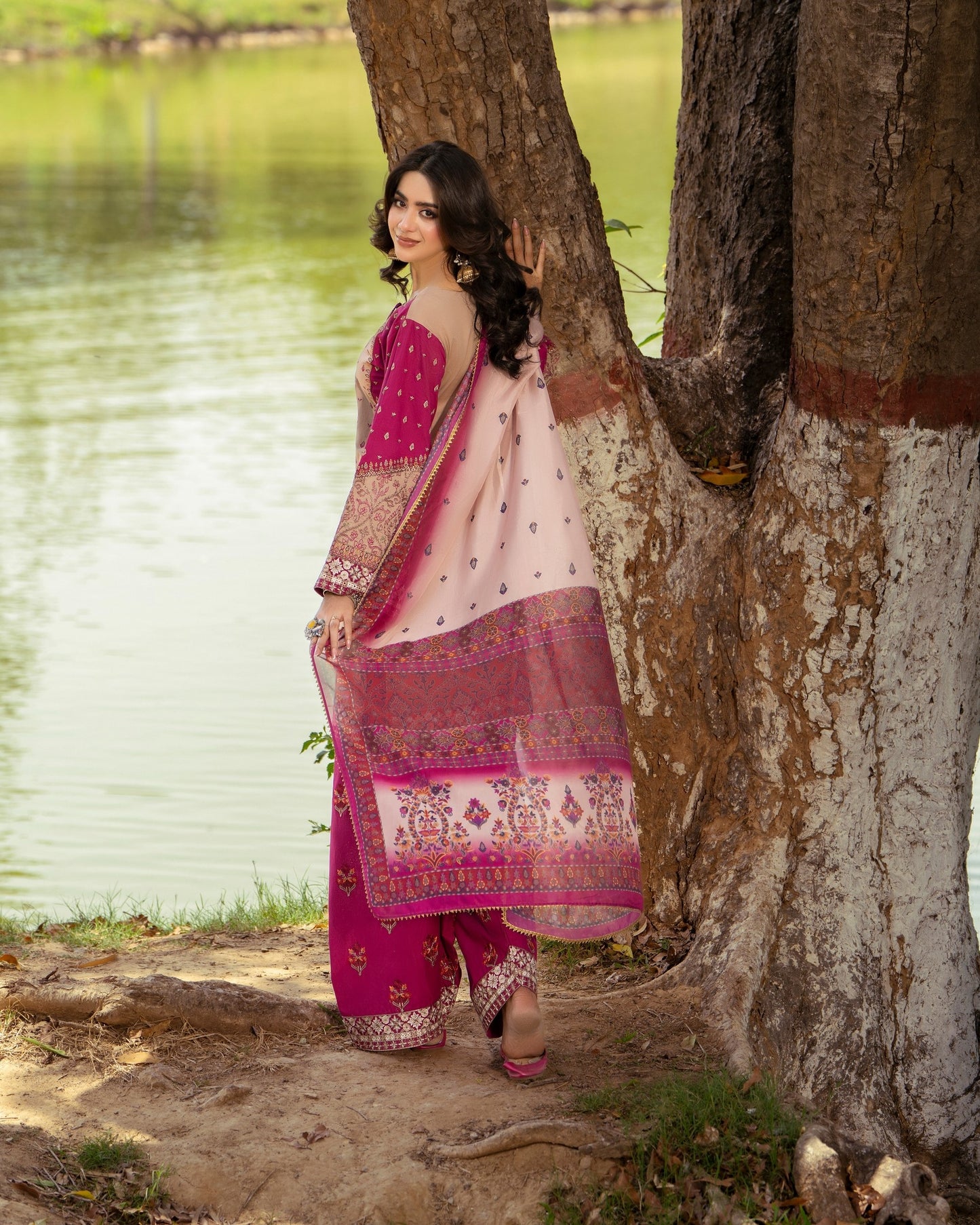 Karma Sunehri 1572 Deep Magenta