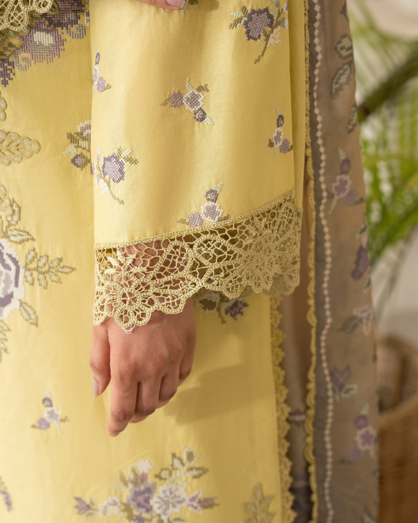 Karma Tabeer 1569 Honey Dew