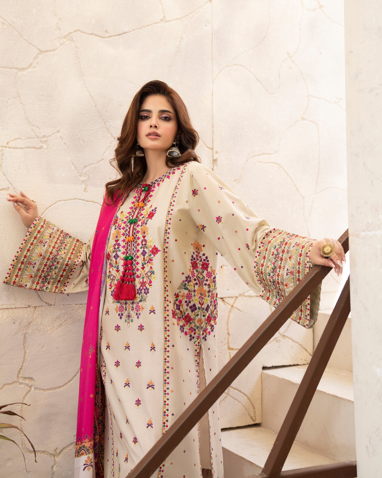 Karma Tabeer 1565 Sandstone Bloom