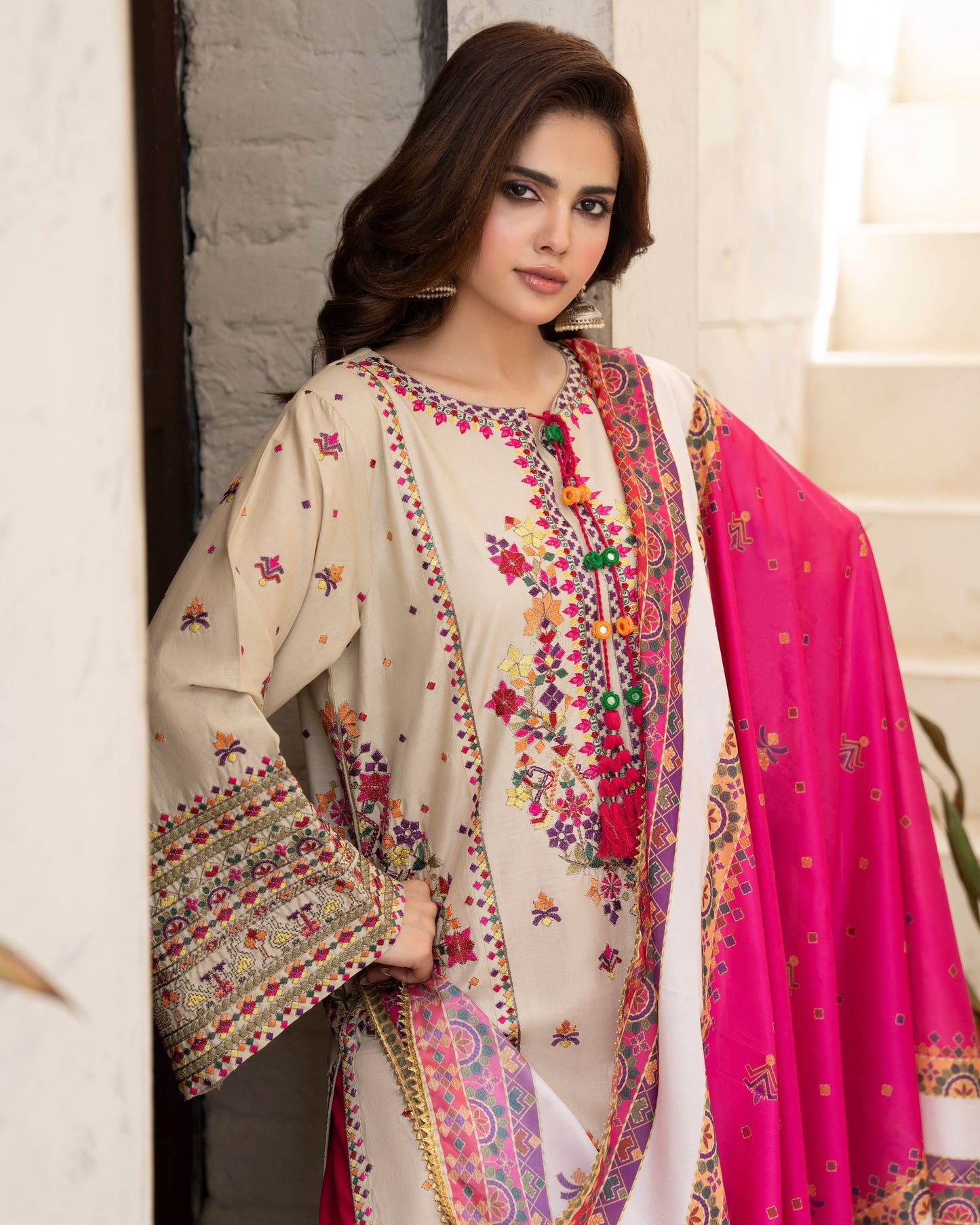 Karma Tabeer 1565 Sandstone Bloom