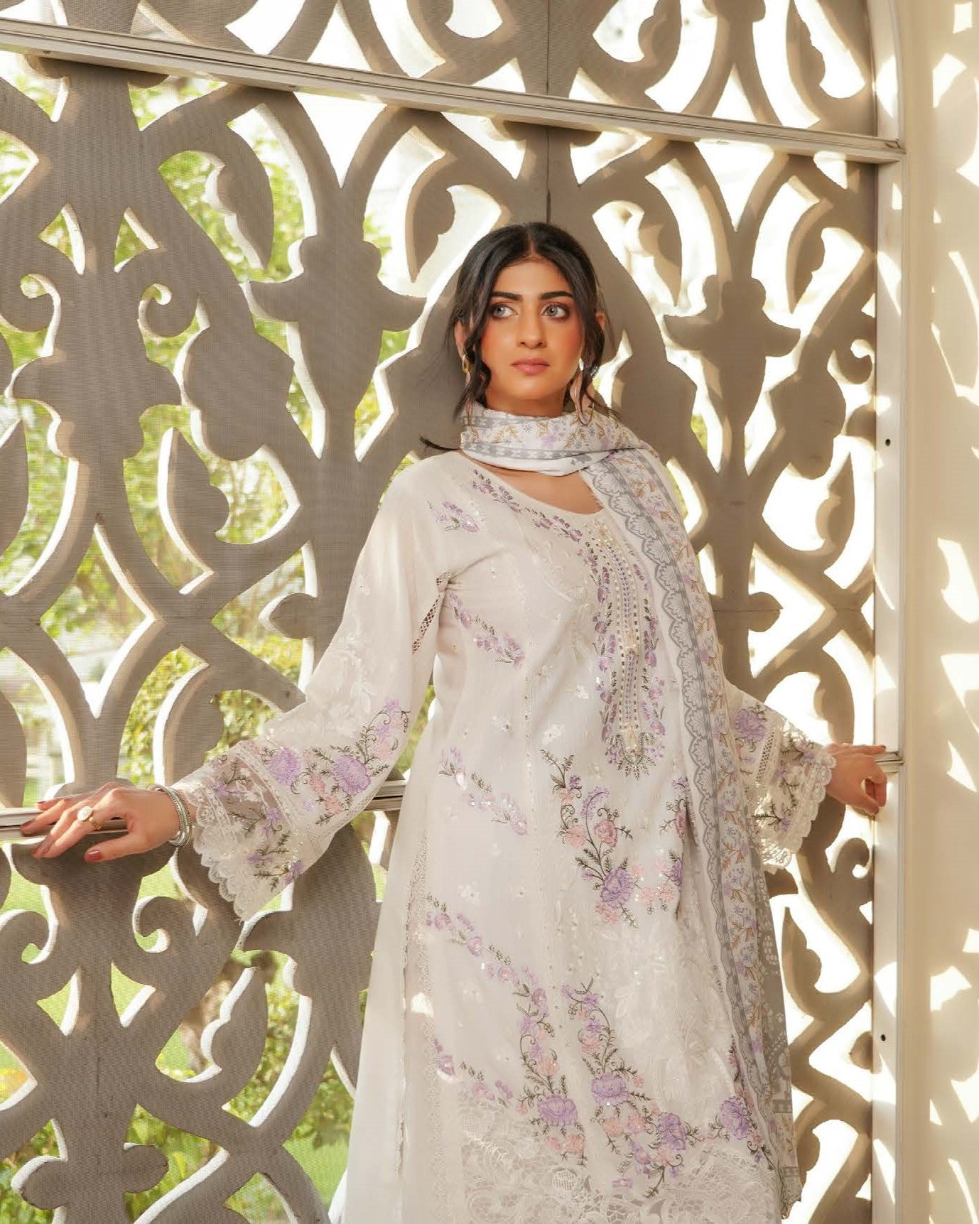 Munira Mashq Dhanak 02 Off White