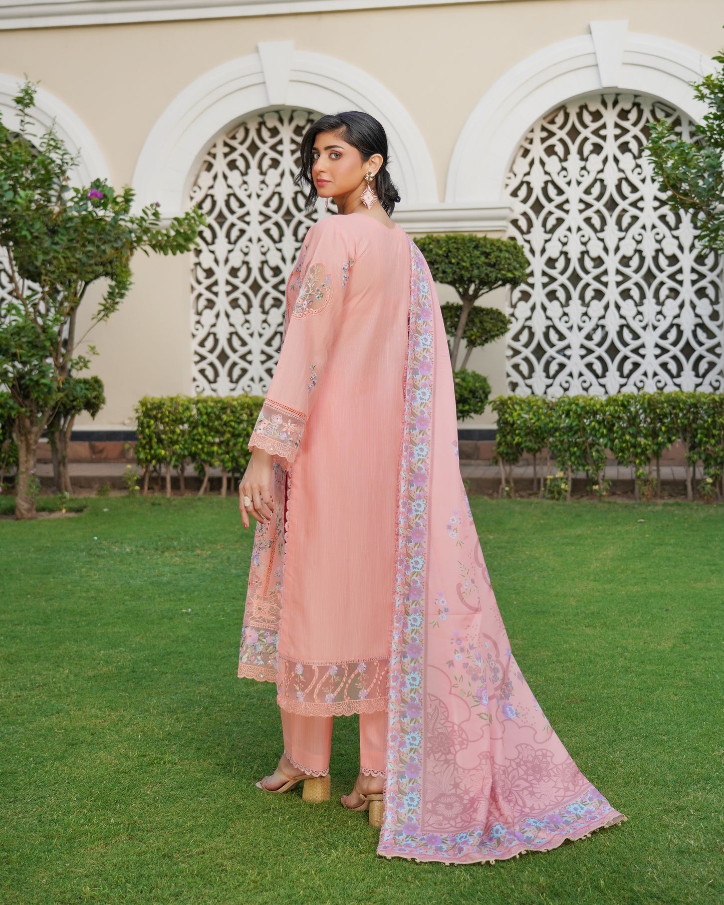 Munira Mashq Dhanak 04 Peach