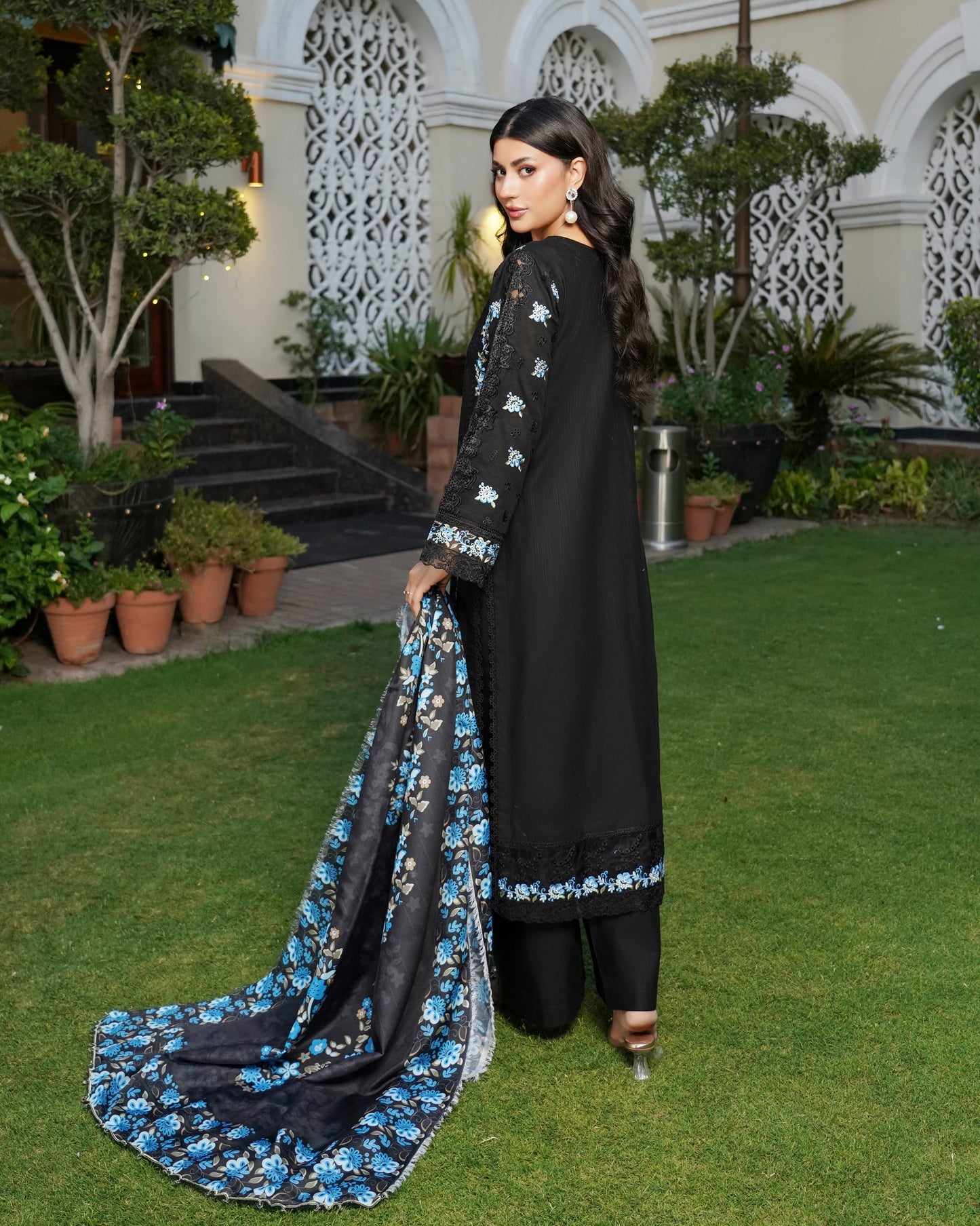 Munira Mashq Dhanak 07 Black