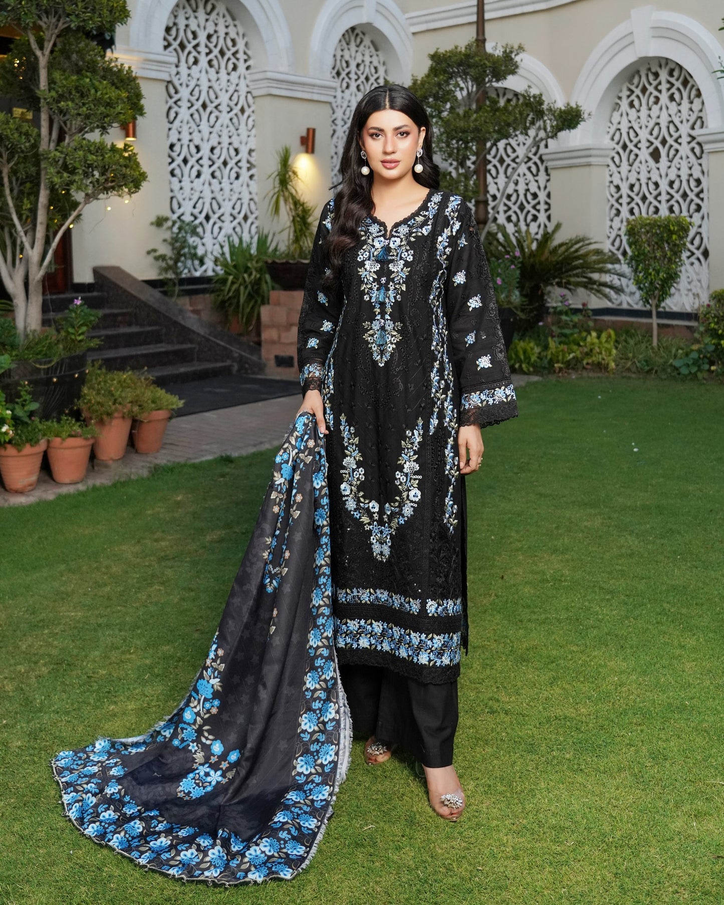 Munira Mashq Dhanak 07 Black