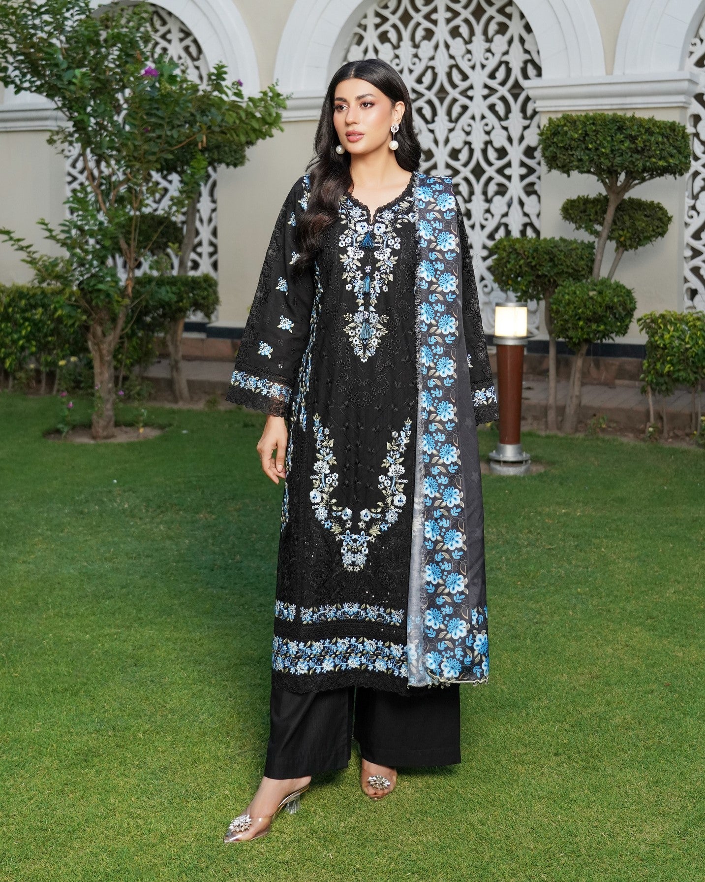 Munira Mashq Dhanak 07 Black