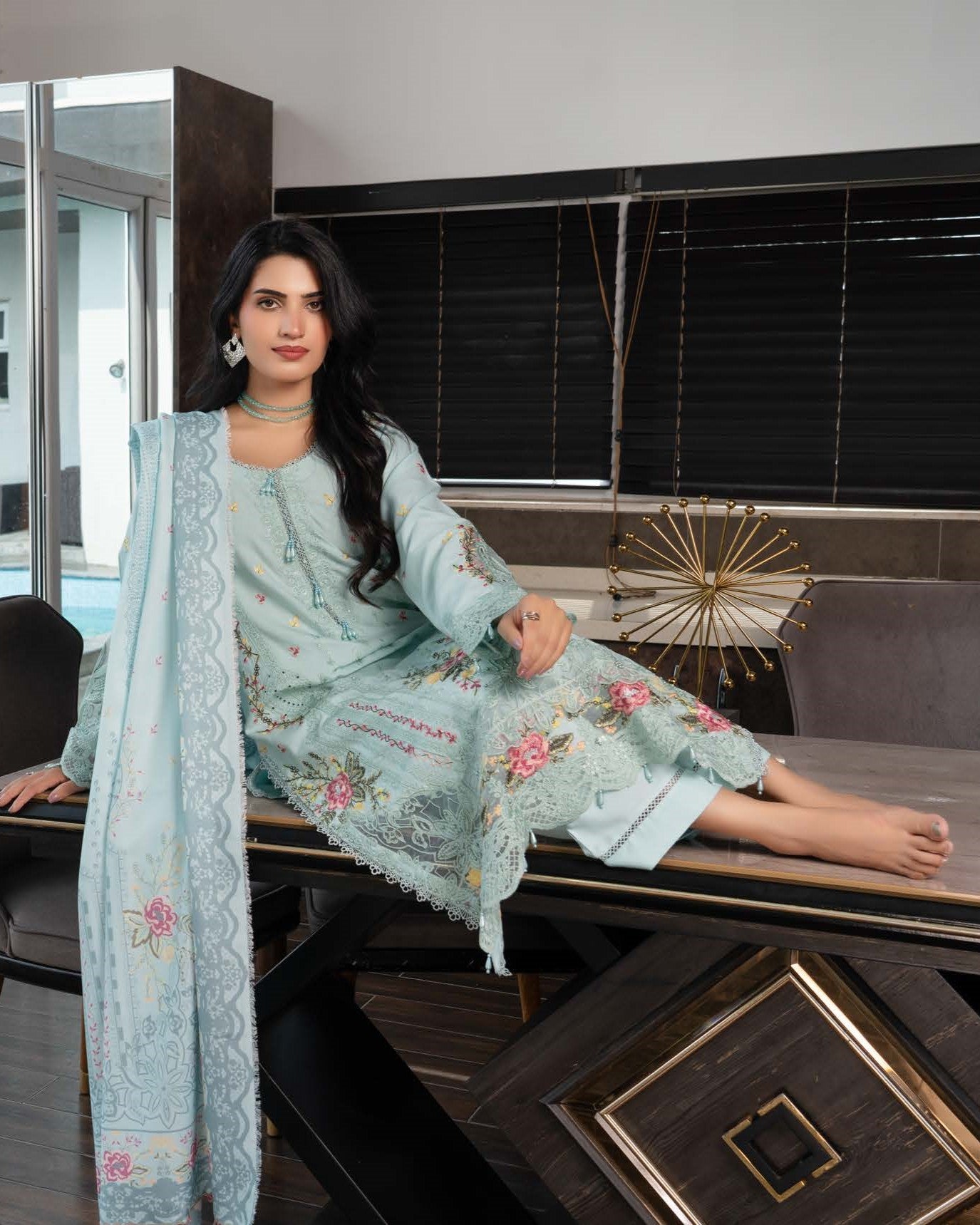 Munira Inayat Dhanak 01 Frozi