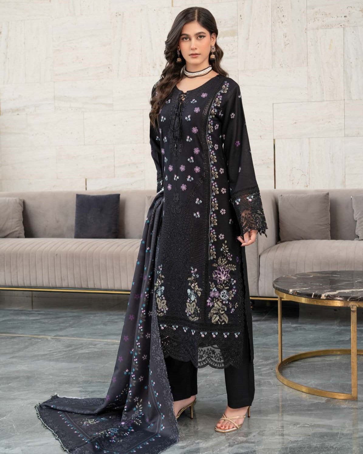 Munira Inayat Dhanak 06 Black
