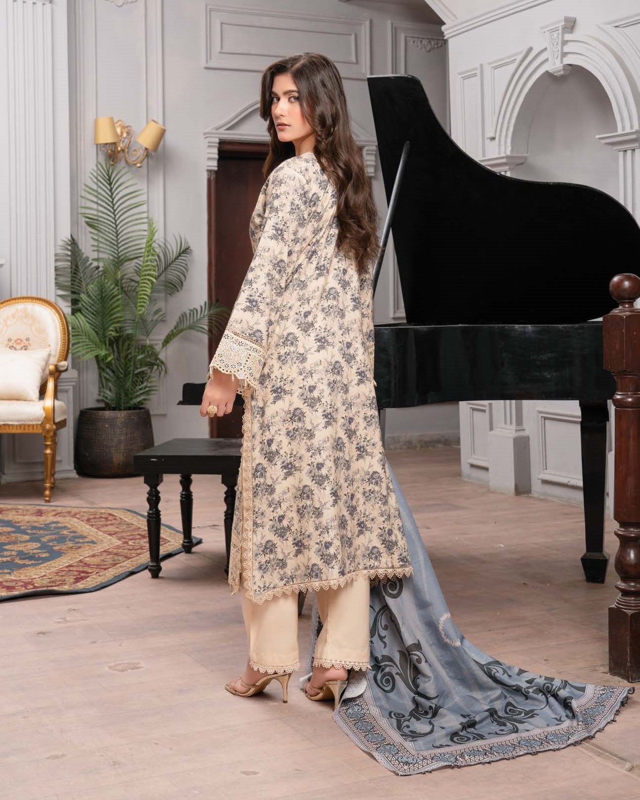 Munira Aura Dhanak 05 Skin