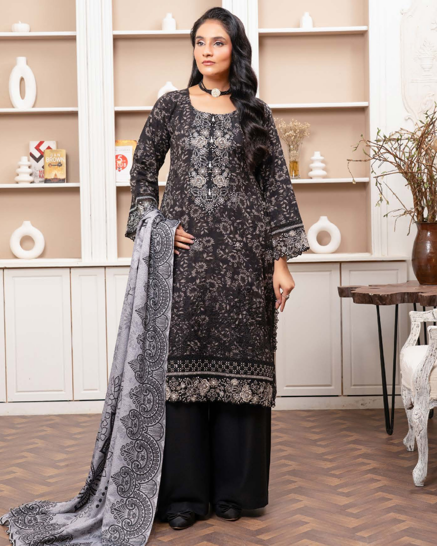 Munira Virasat Dhanak 01 Black