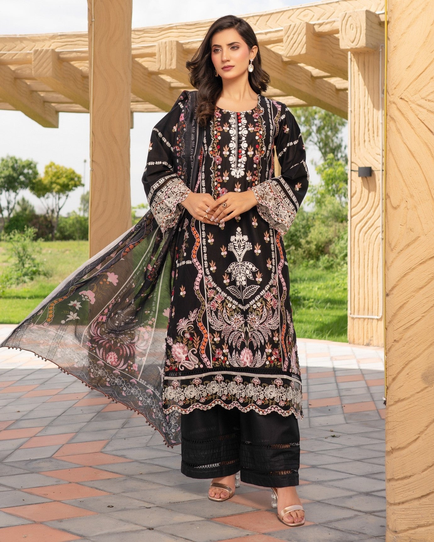 Munira Primrose 04 Edit Black