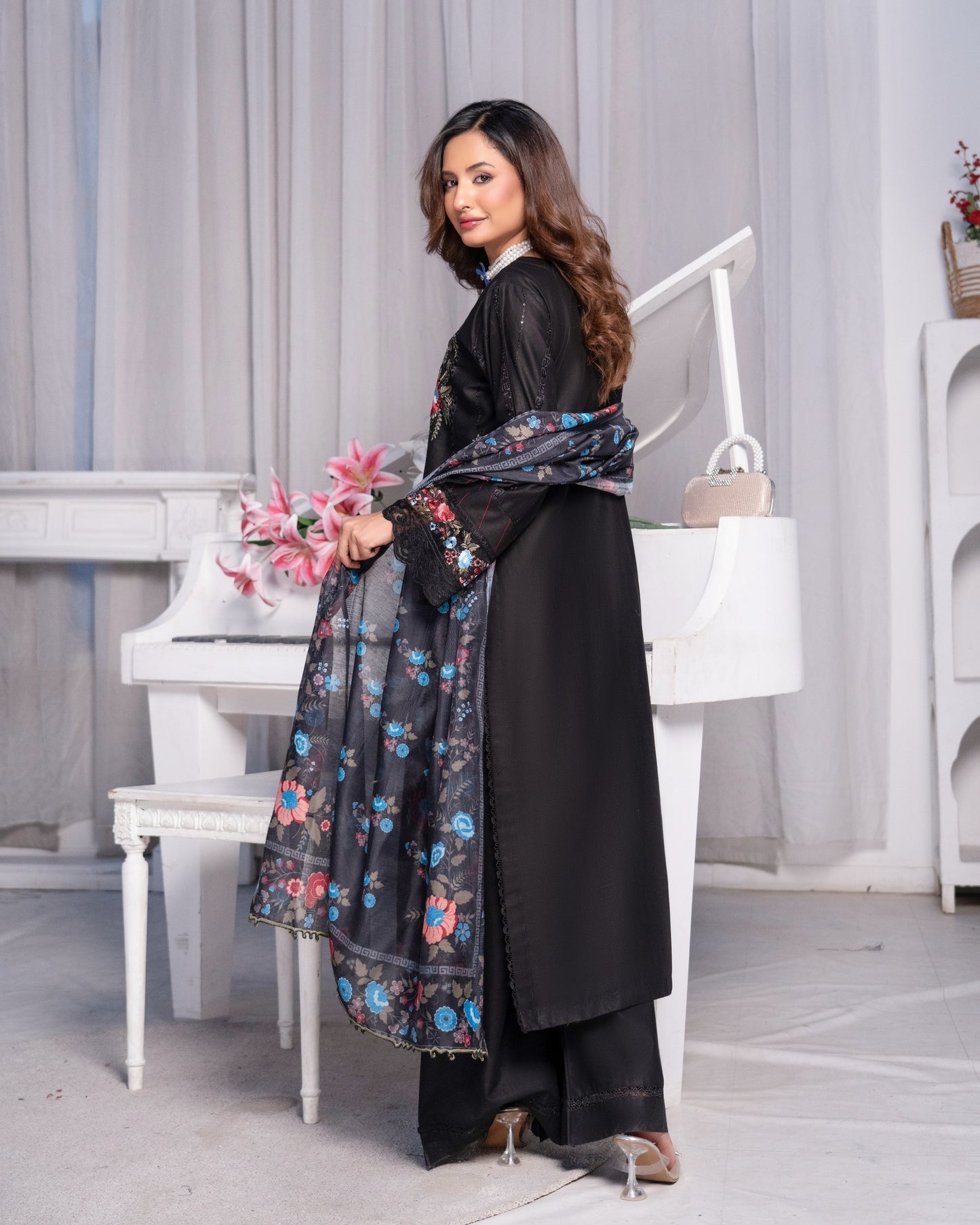 Munira Guman Cotton 06 Black