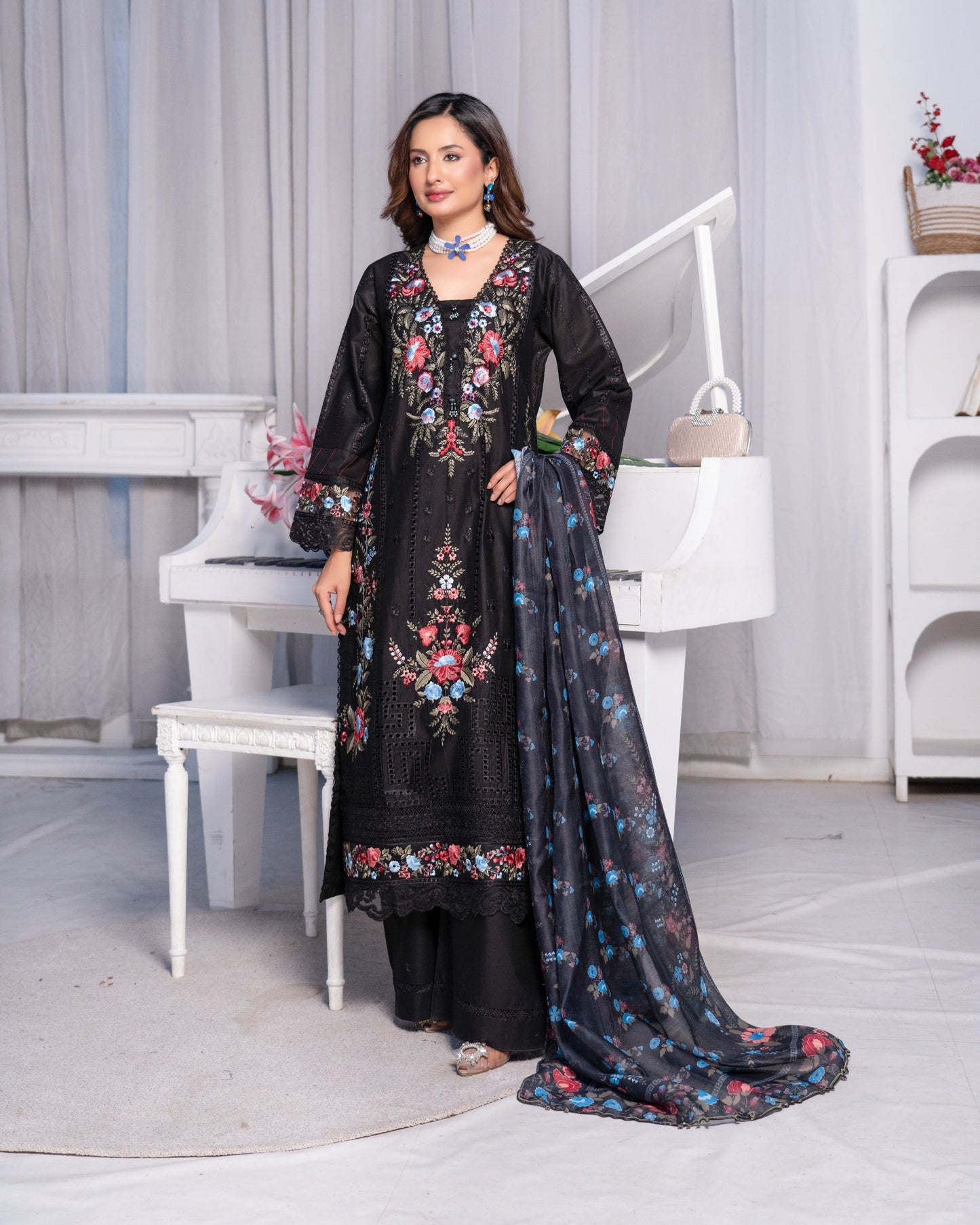 Munira Guman Cotton 06 Black
