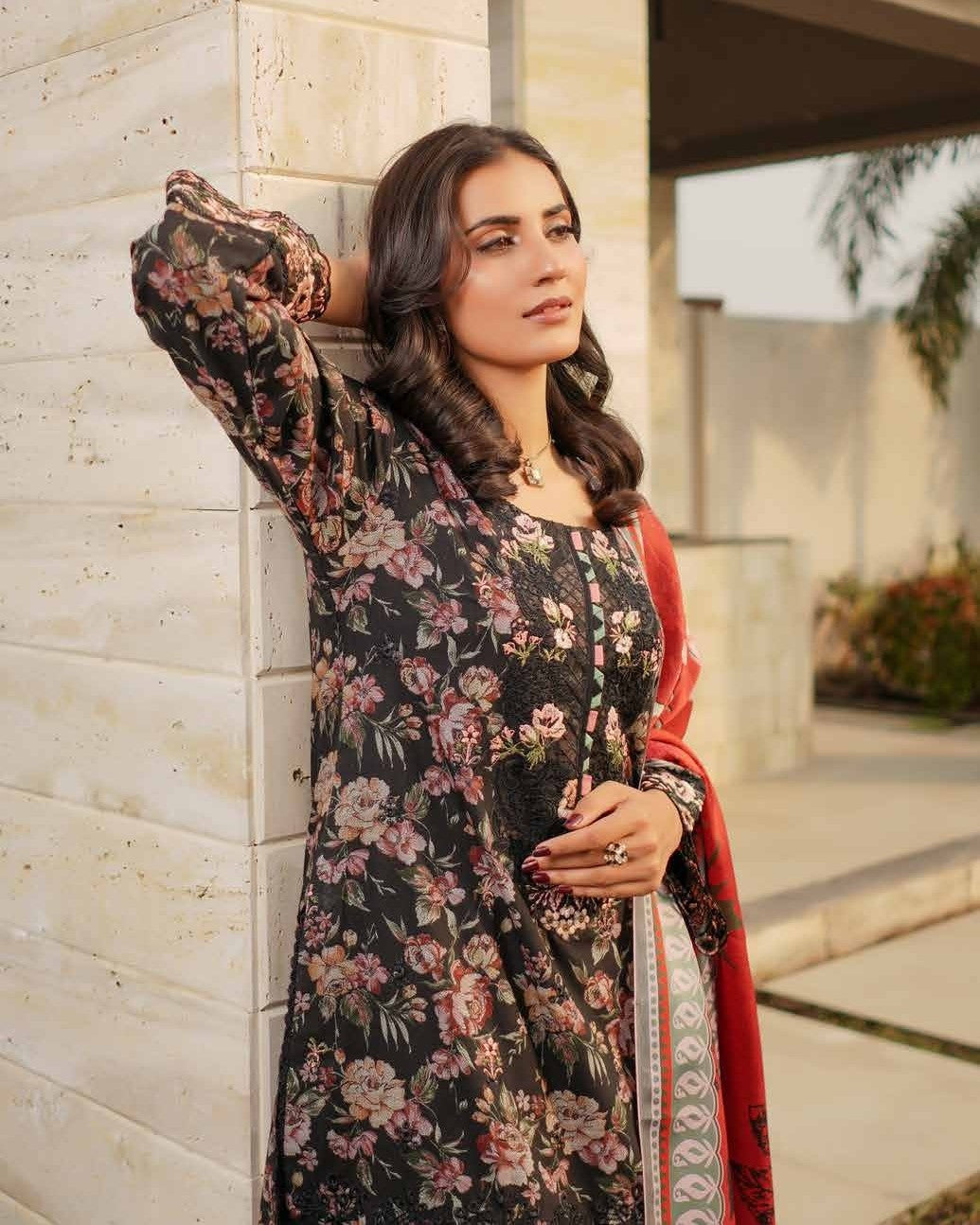 Munira Muam Dhanak 03 Black