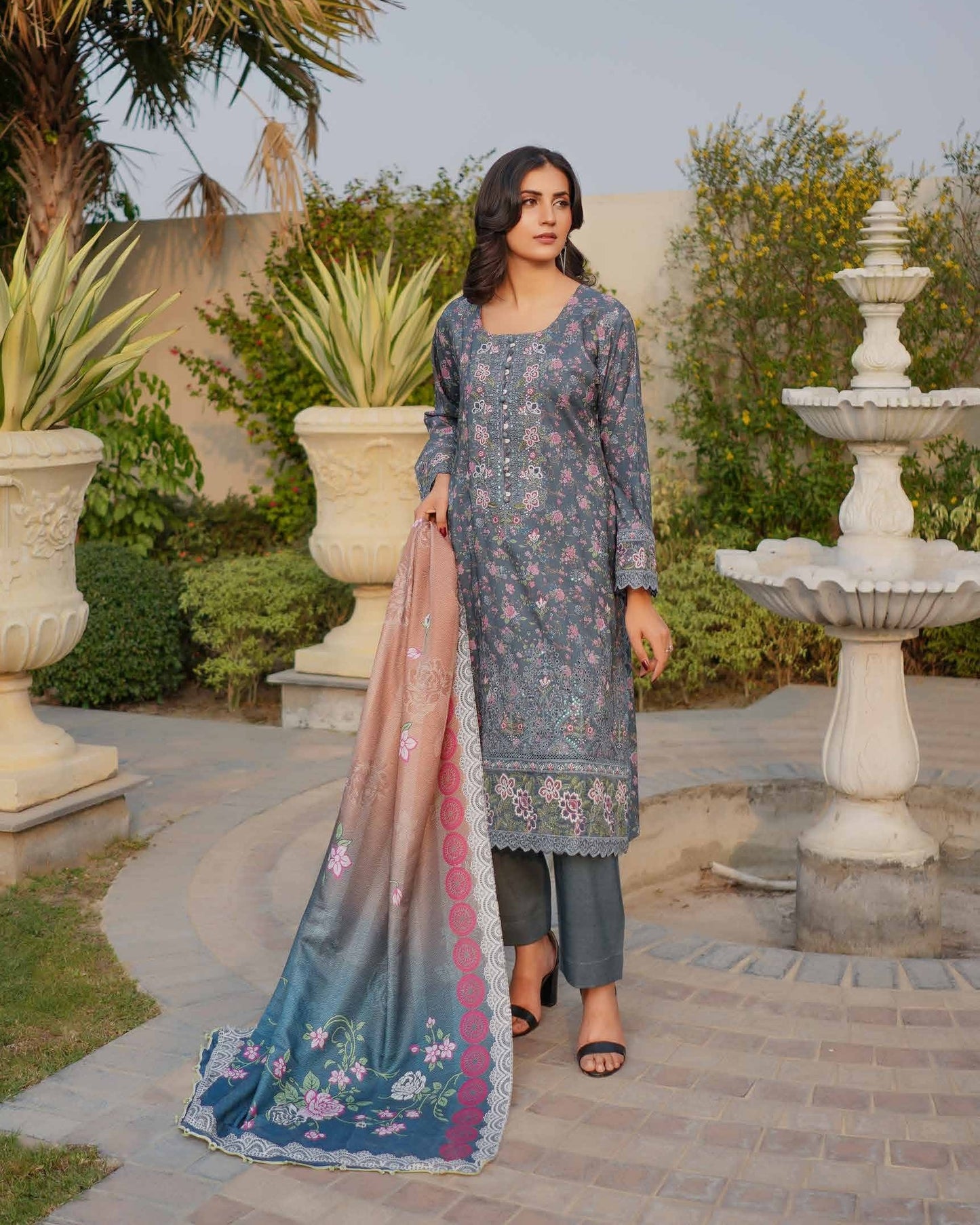 Munira Muam Dhanak 07 Grey