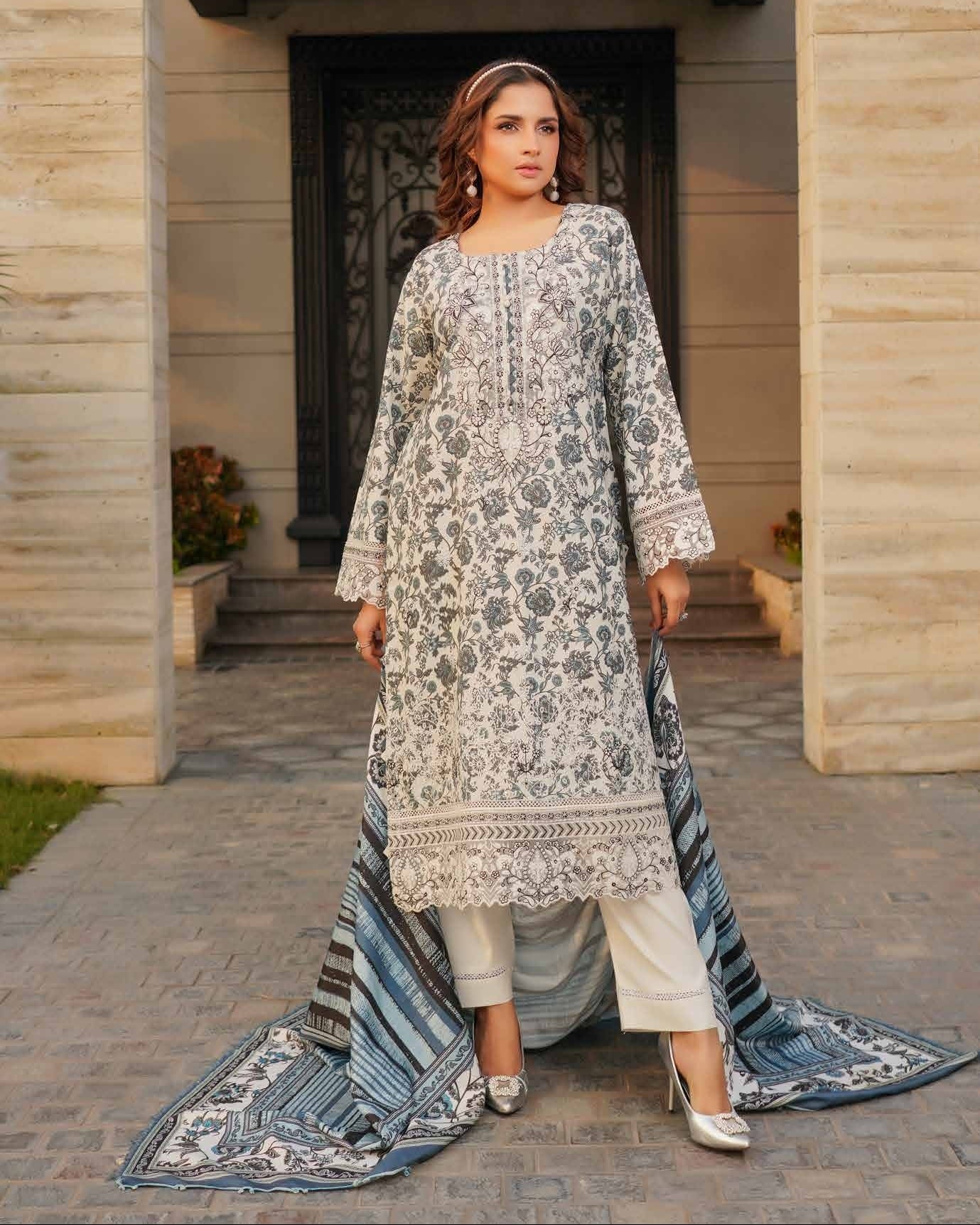 Munira Muam Dhanak 08 Chalk White